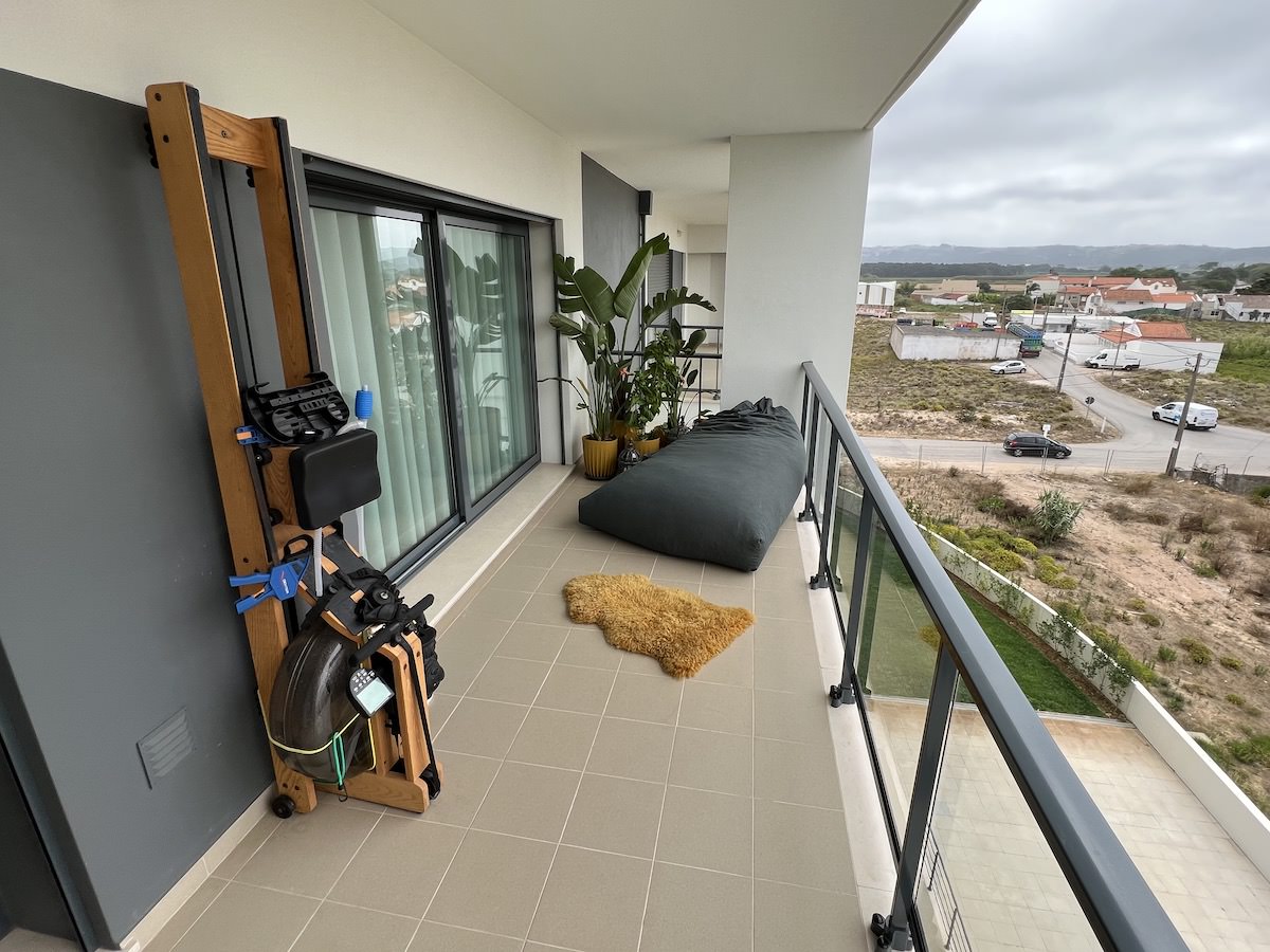 Topfloor modernist apartment in Sao Martinho do Porto São Martinho