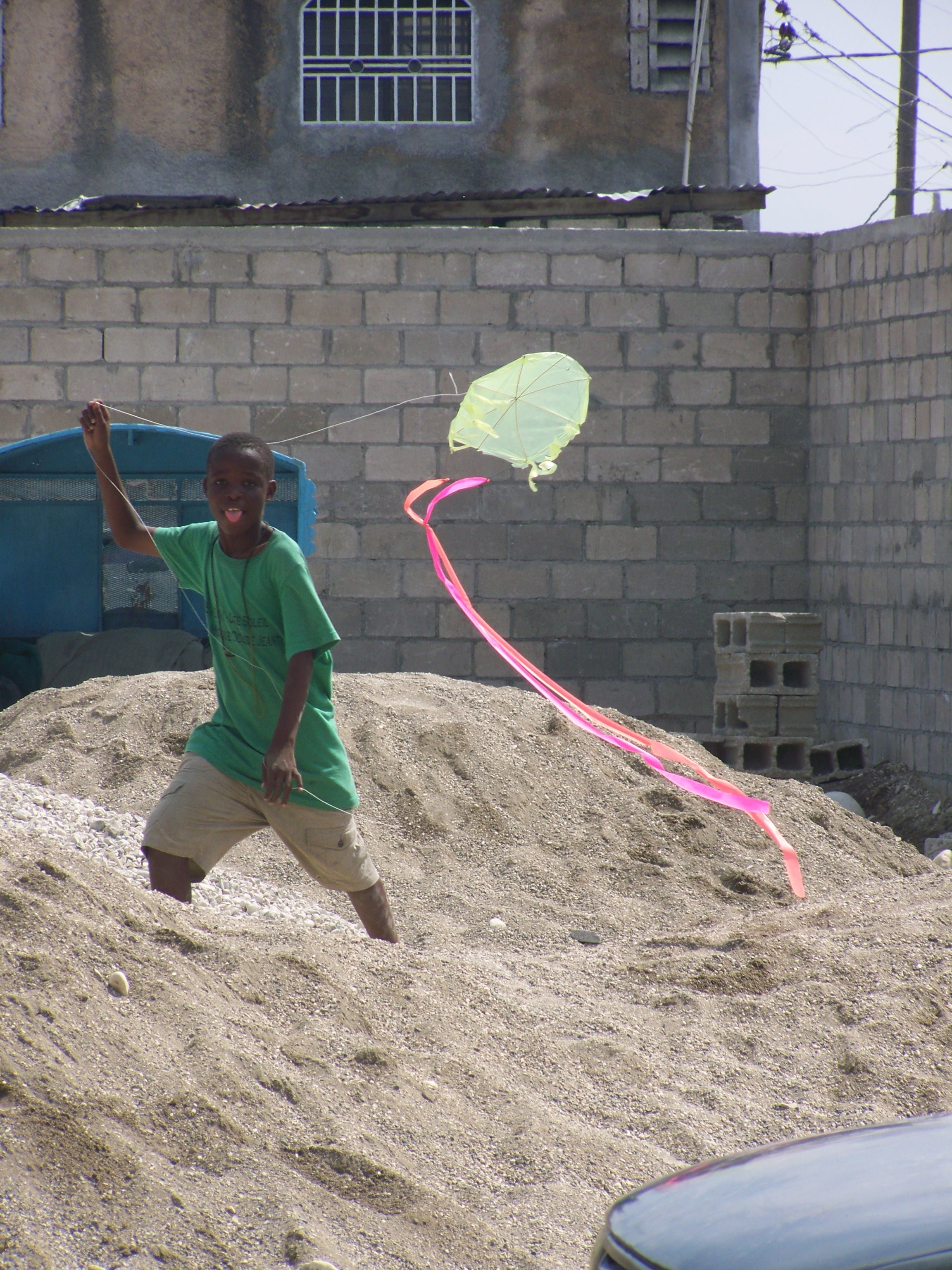 Drachen Supplies Materials for Kites in Haiti DrachenKite