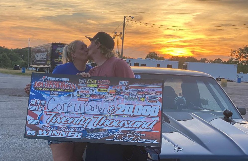 Gigantic Crowd During Great American $20K Bracket Race - DragChamp.com
