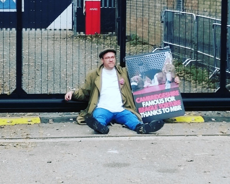 How do puppy farms still exist in 2021? Modern works