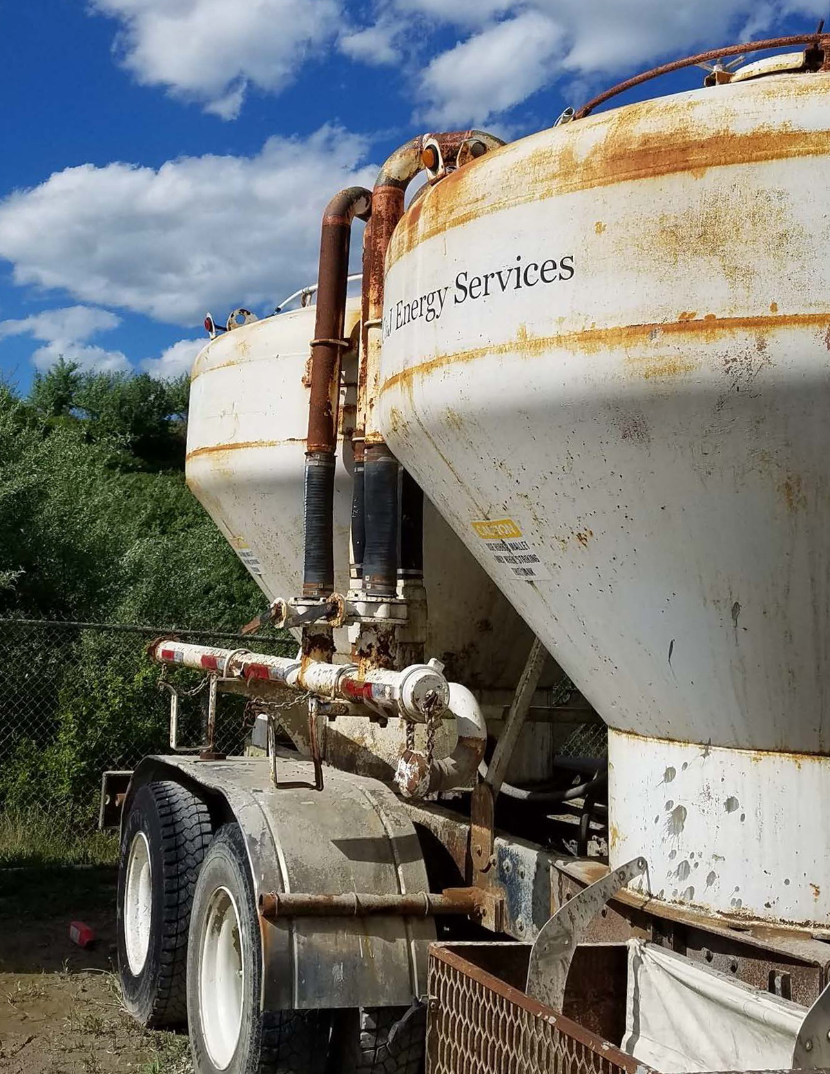 DUE 52647 BULK CEMENT TRUCK Dragon Used Equipment