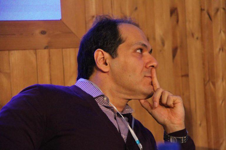 دکتر آذرخش مکری بهترین متخصص اعصاب و روان در تهران، کتاب ها