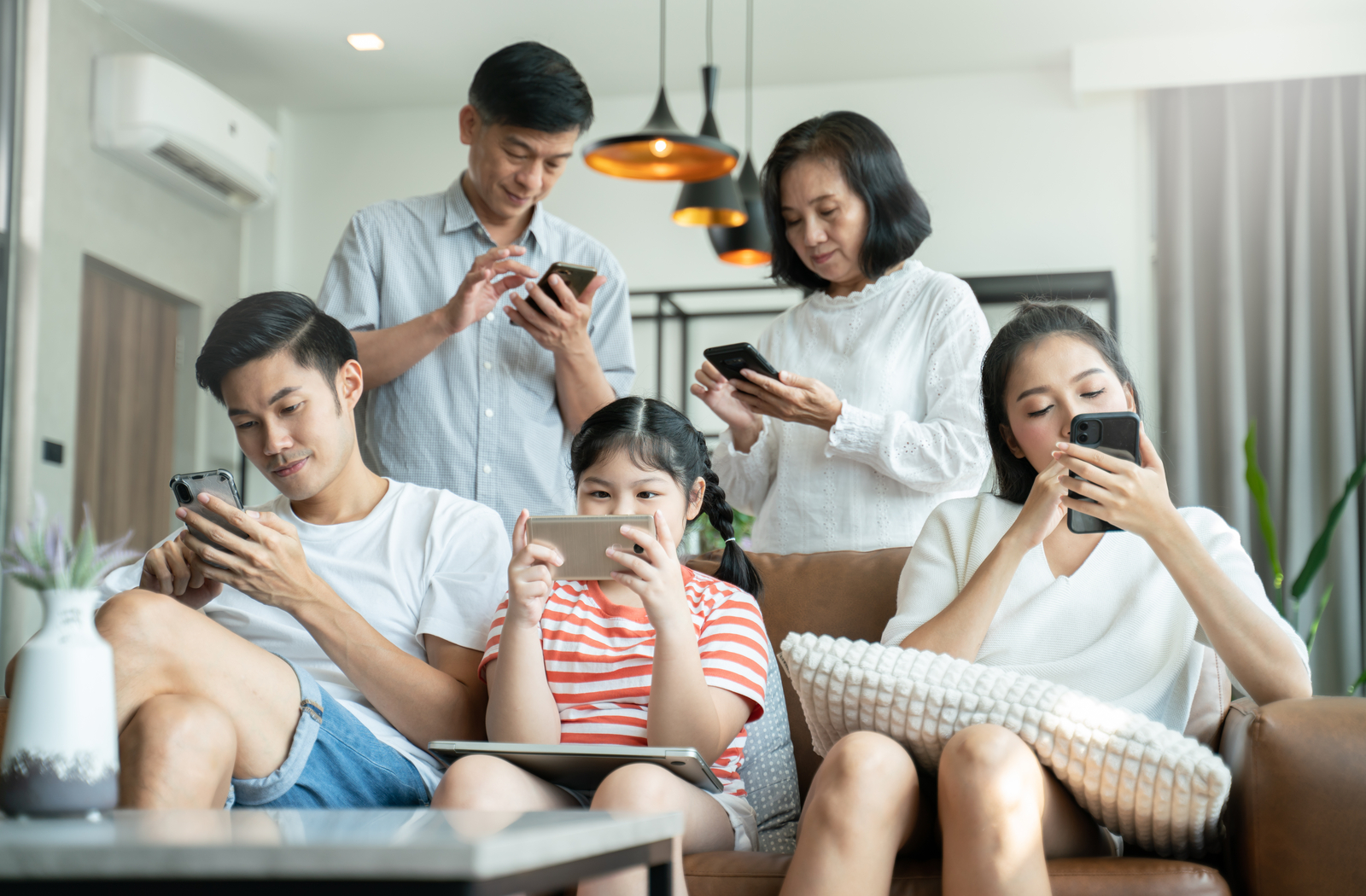 Are Screens Bad for Children’s Eyes? Dr. & Associates