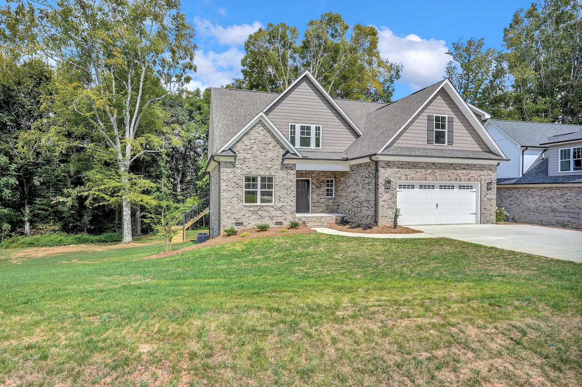 Latest home by Dream Builders Construction 194 Pipers Ridge W