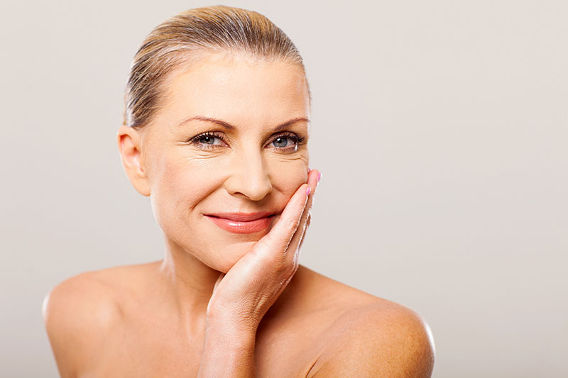 Menopause Therapy Dr. Ernesto Gomez, OBGYN and AgeManagement