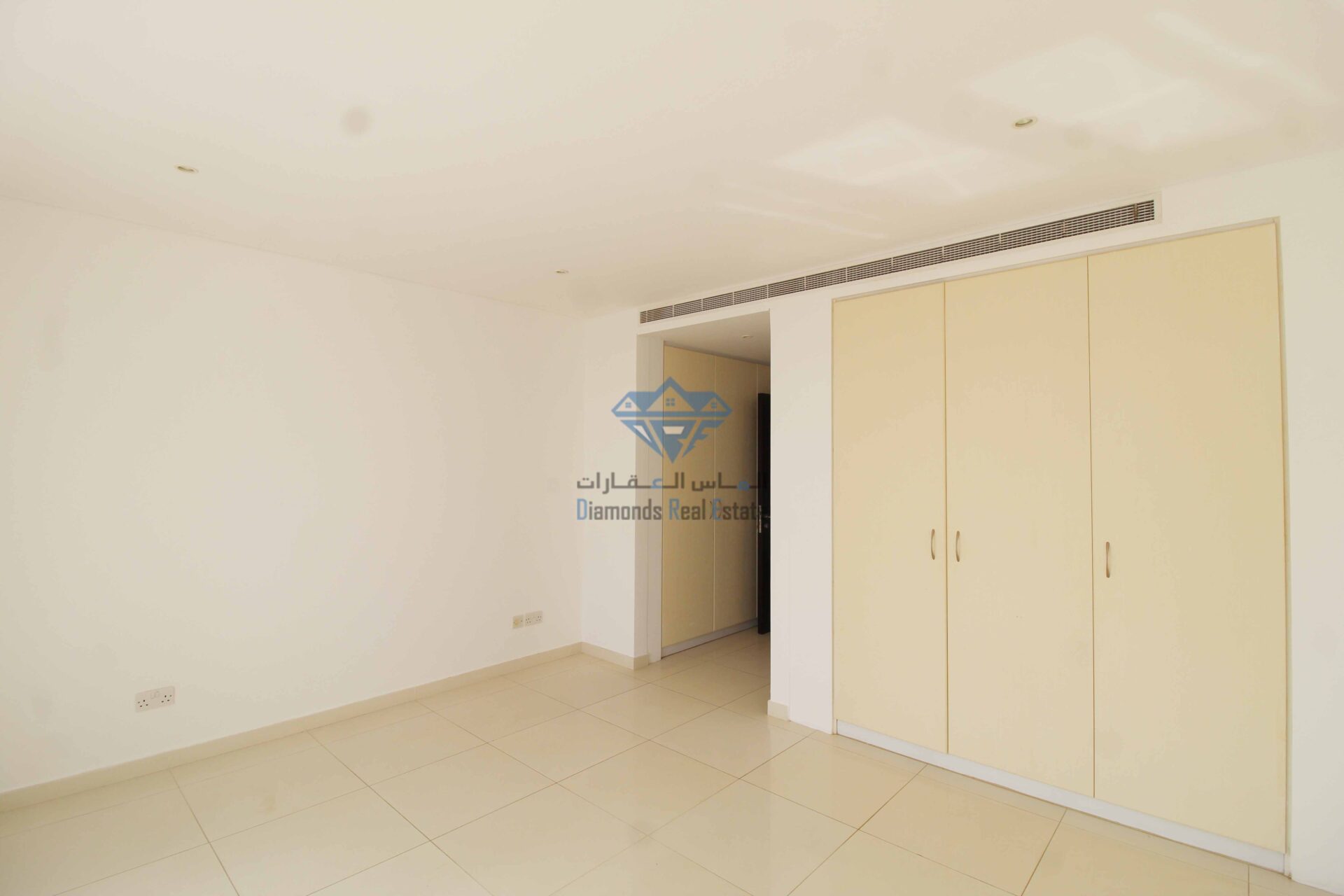 2 Bedrooms+Private Parking Town House For Rent in Al Mouj dreoman