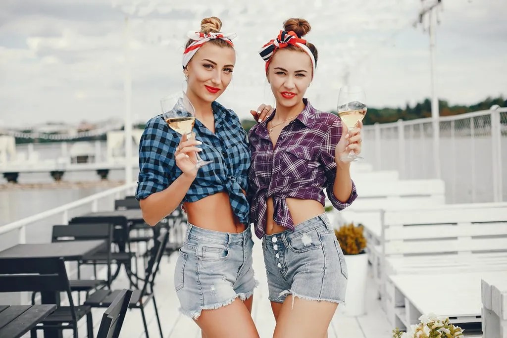 Can You Wear Shorts to a Bar? Dress Code Hub