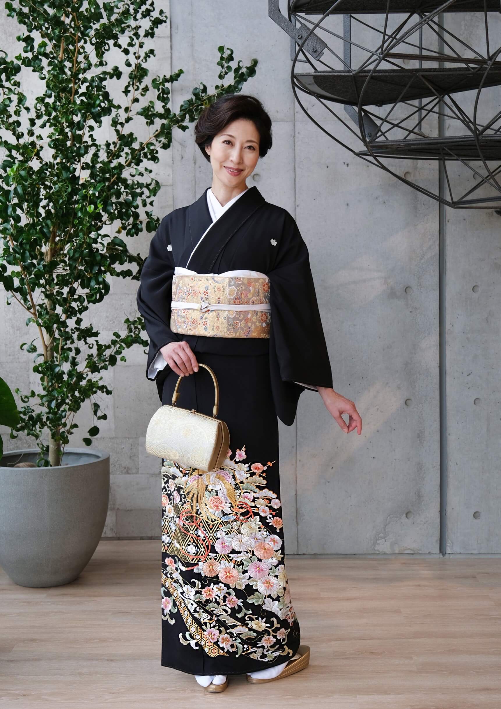 【特典アリ】知ってた？お母さんの留袖選びも大事なんです 実際に留袖選びを体験して気になるアレコレまとめました DRESSY【公式