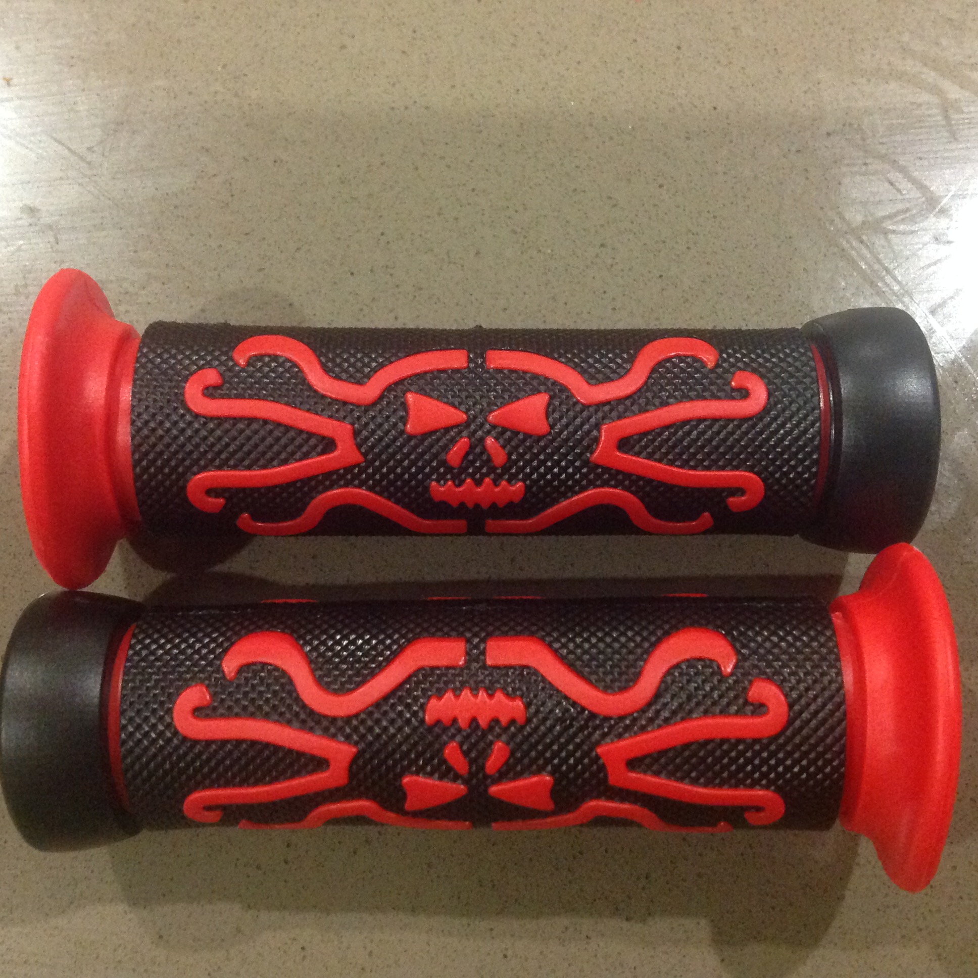 Drift trike skull and crossbone hand grips Motorised Drift Trikes
