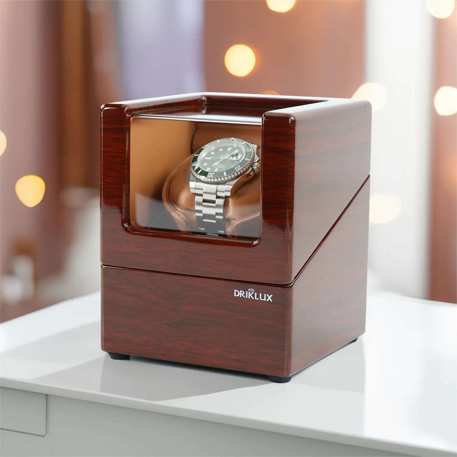 Single Watch Winder in Oak color with SeeThrough Window Showcase Yo