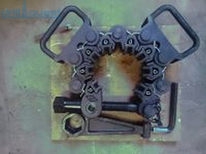 Drill Collar Safety Clamps, Size 4 1/2 5 5/8, WAC Drill Quest