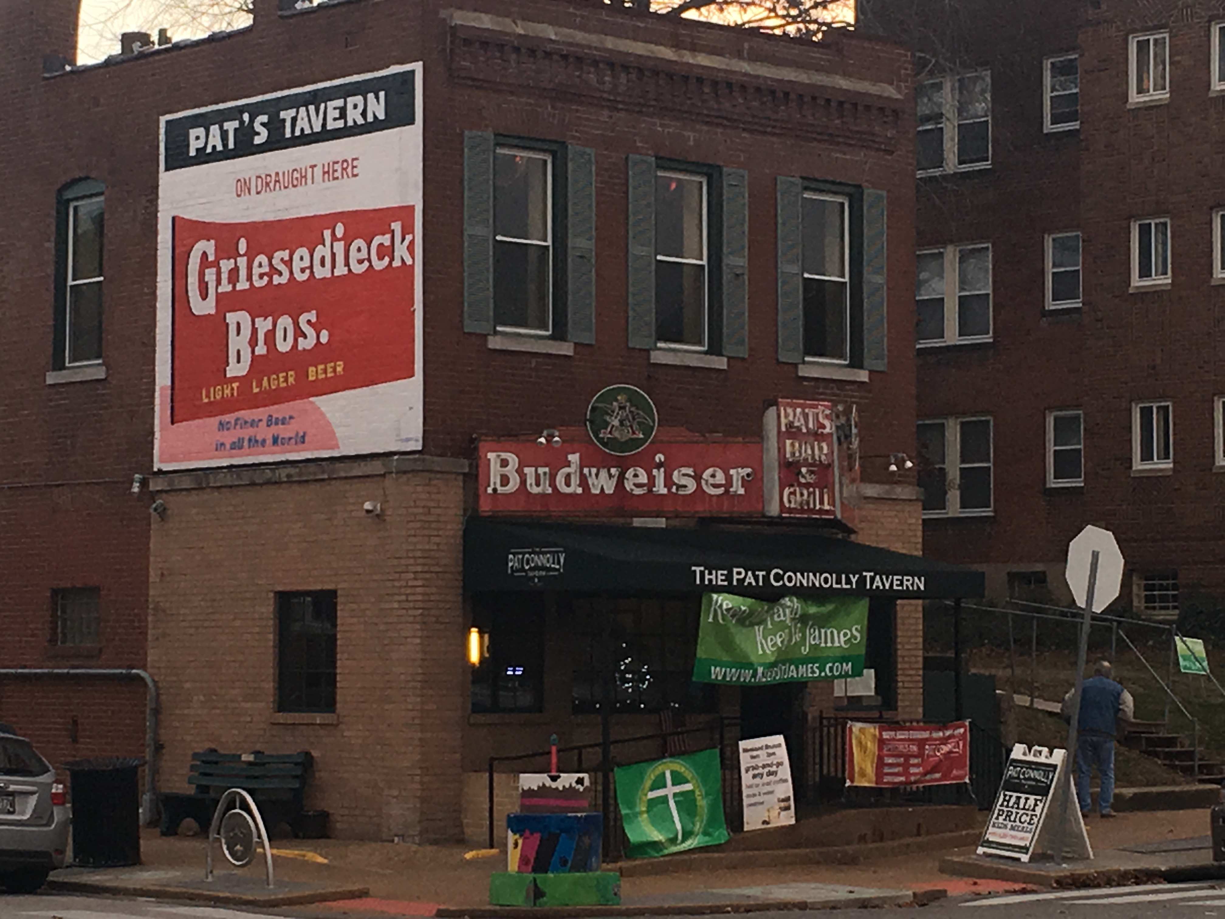 Corner Bars Beer, Blues and the fried chicken are the story of Pat