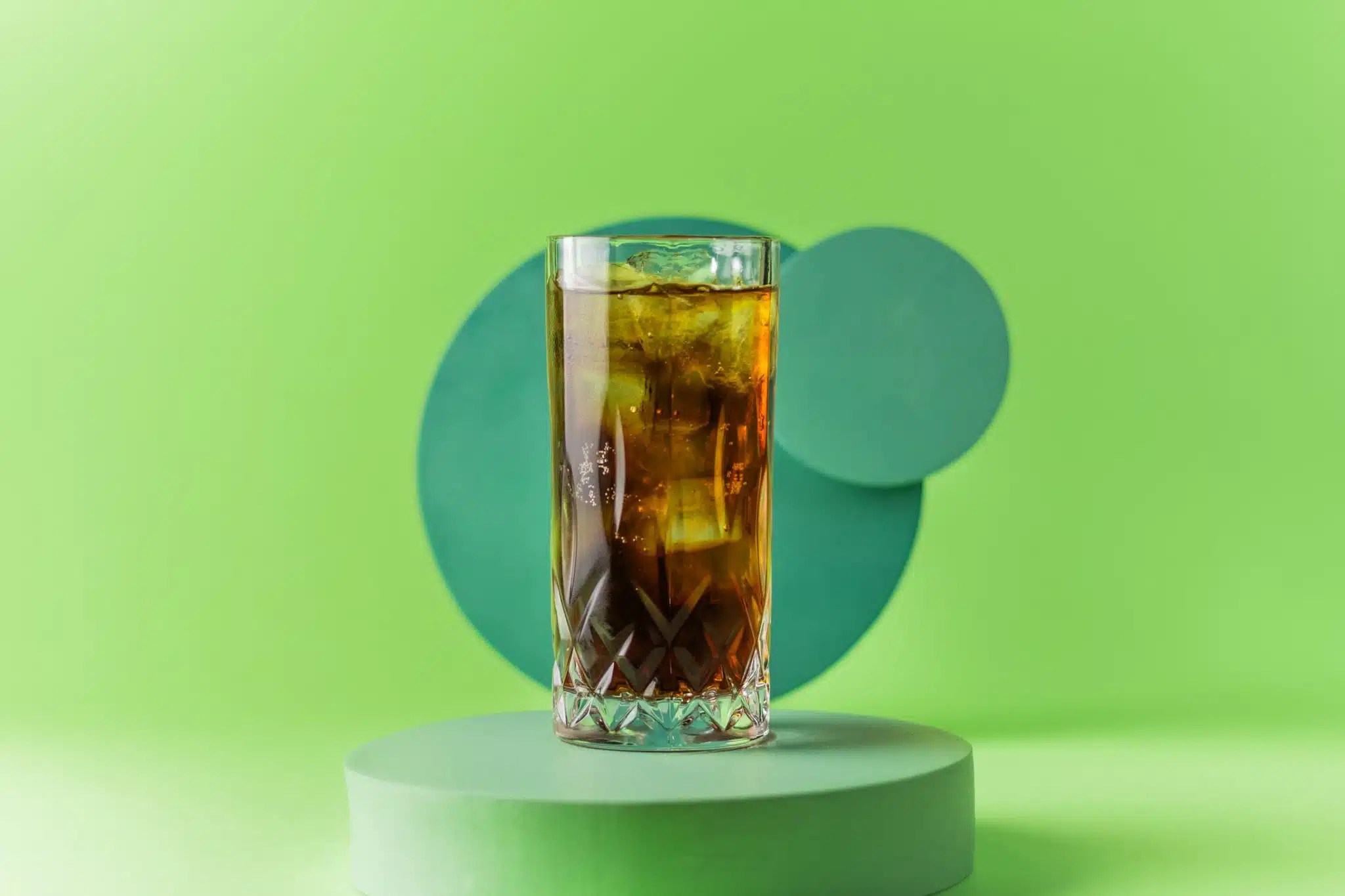 Rum and Coke Cocktail Recipe by DrinksWorld