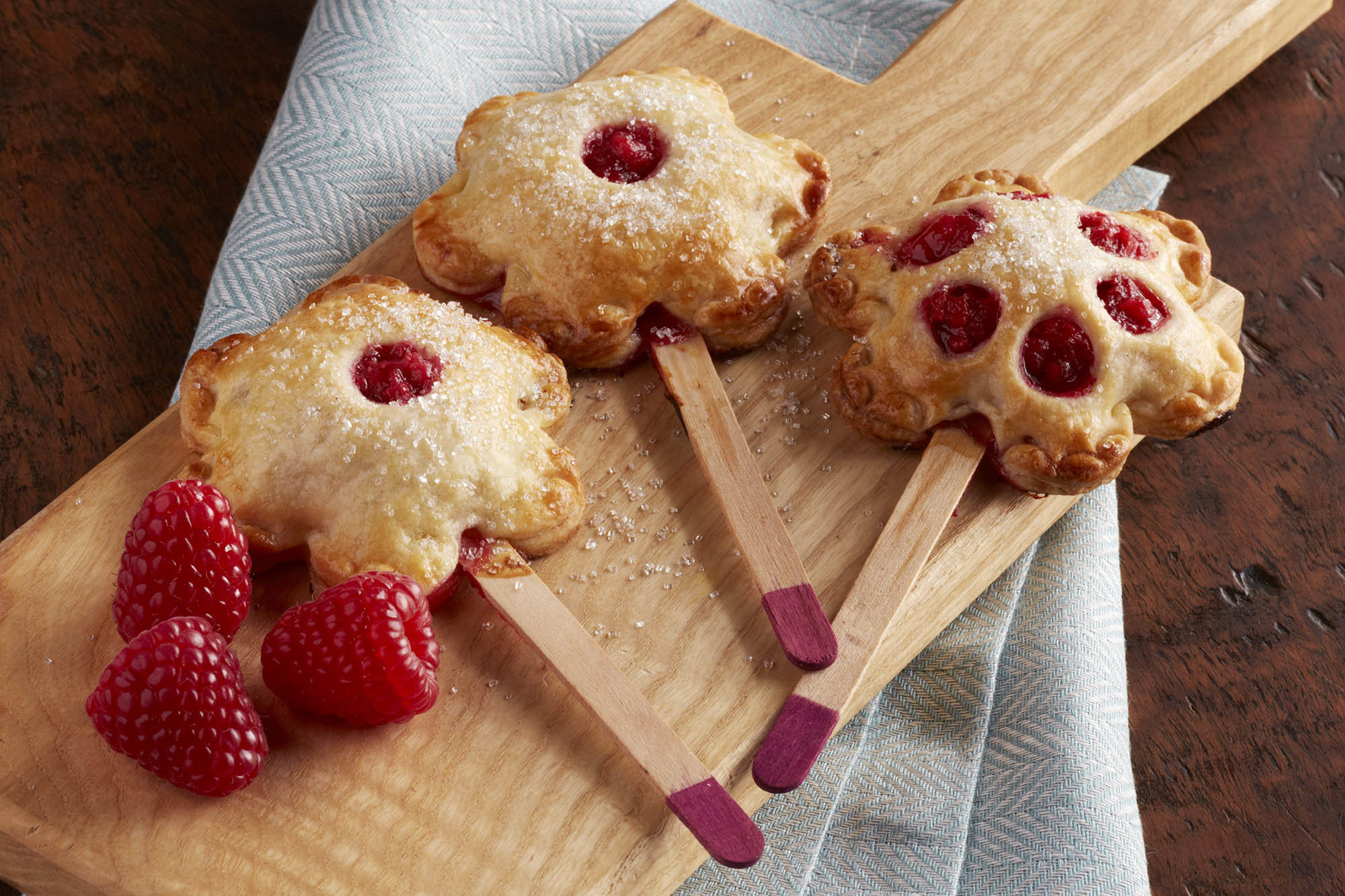 Raspberry Apple Pie Pops