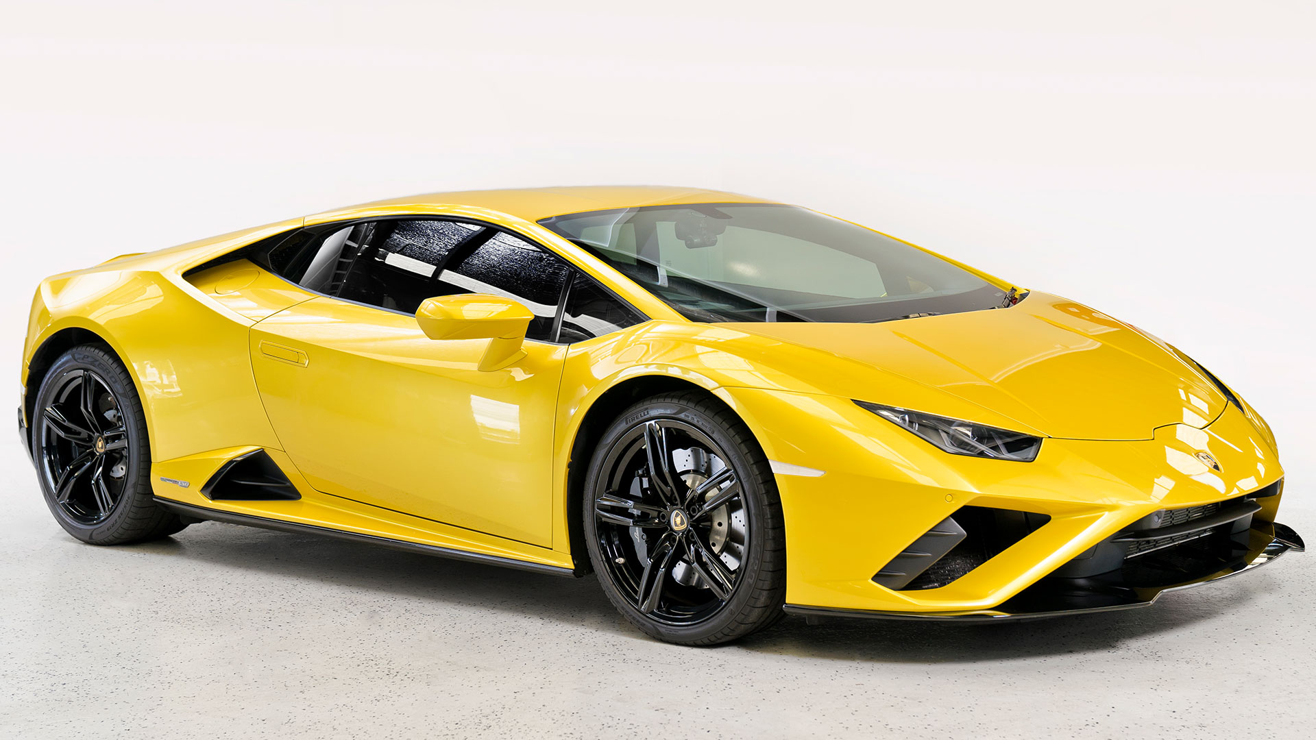 Hire a Huracan 724 Evo in Brisbane Rent and rent sports