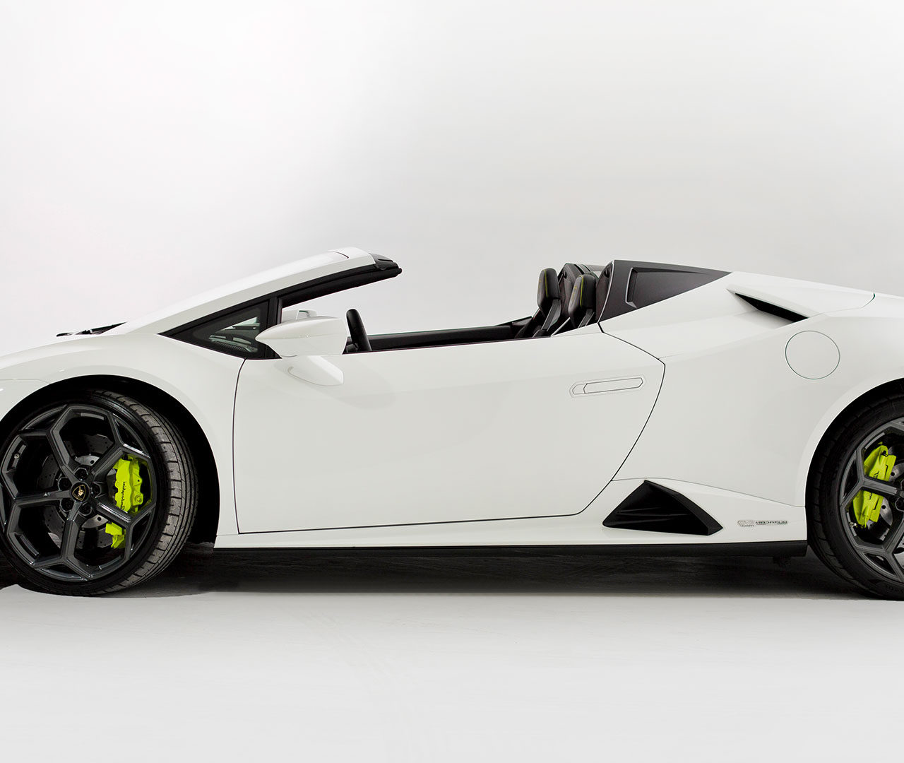 Hire a Huracan EVO Spyder in Brisbane Rent and rent