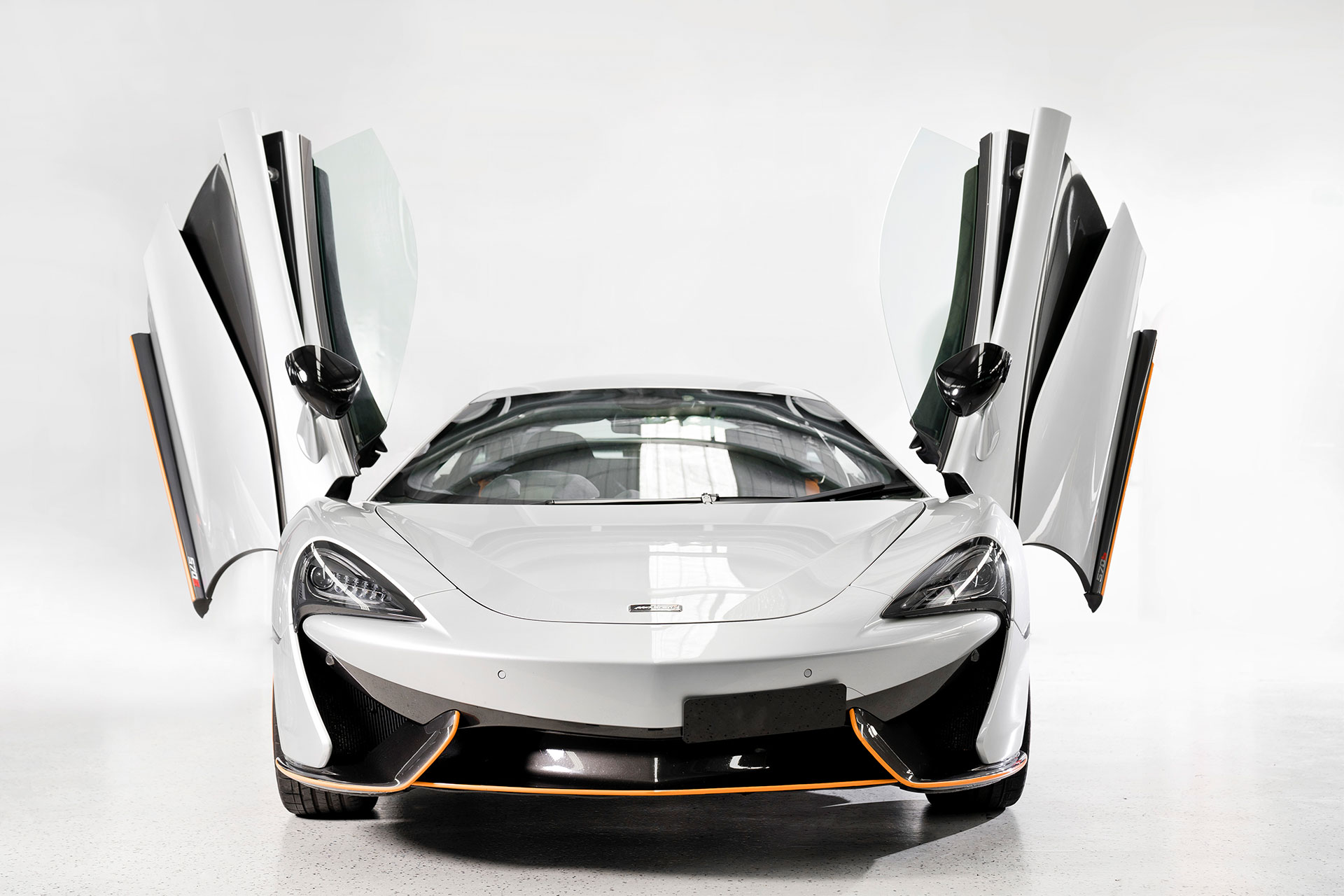 Hire a Mclaren 570s P13 SSG in Brisbane Rent and rent sports cars DRIVAR® sports car rental