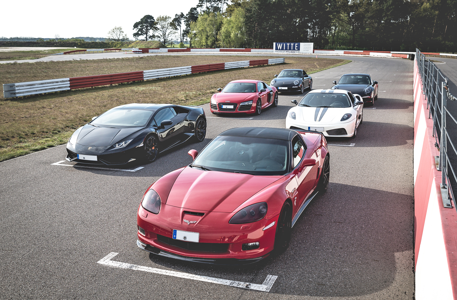 B2B corporate customer offers DRIVAR® sports car rental