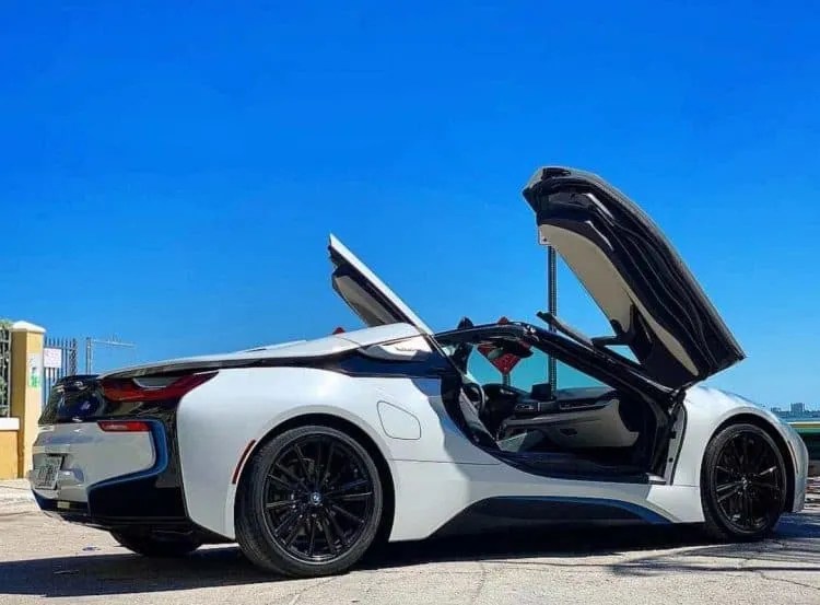 Rent a BMW i8 in Miami DRIVAR