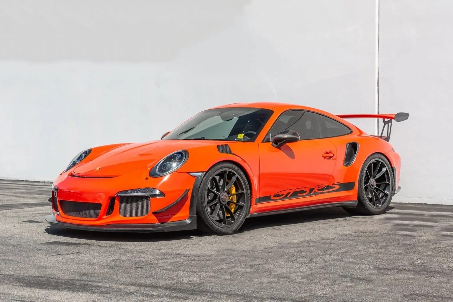 Rent a Porsche 911 GT3 RS in Florida DRIVAR