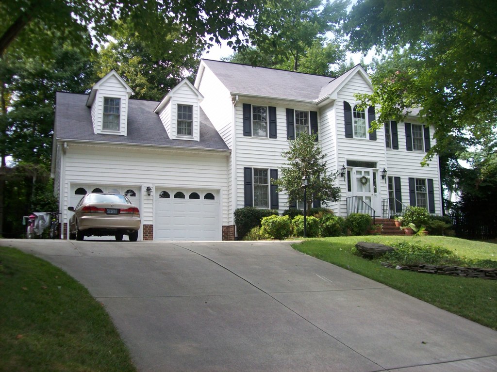 Moving House? Make Sure Your Car Is Properly Dealt With!