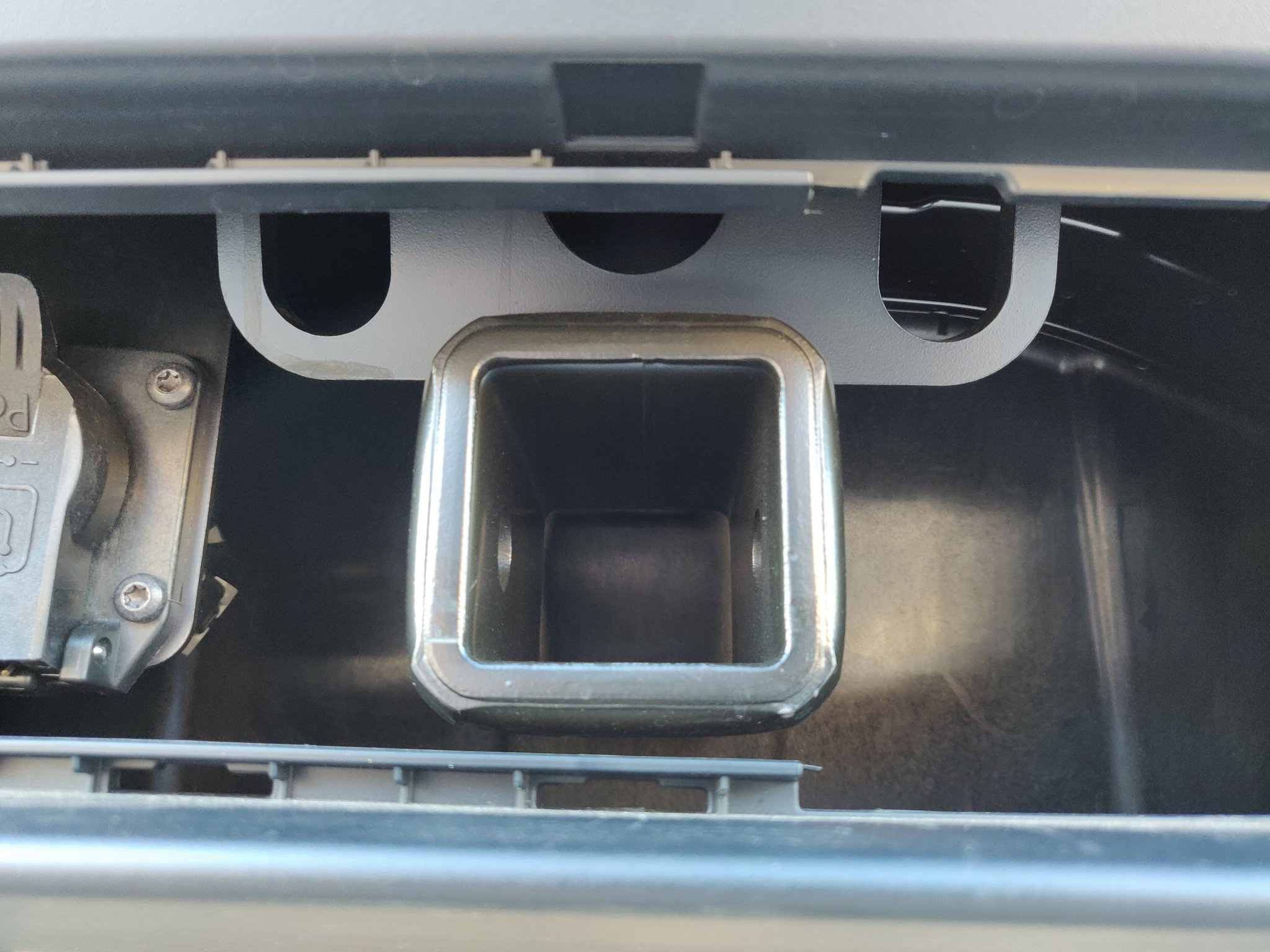 Detailed look at the new Tesla Model Y factoryinstalled tow hitch