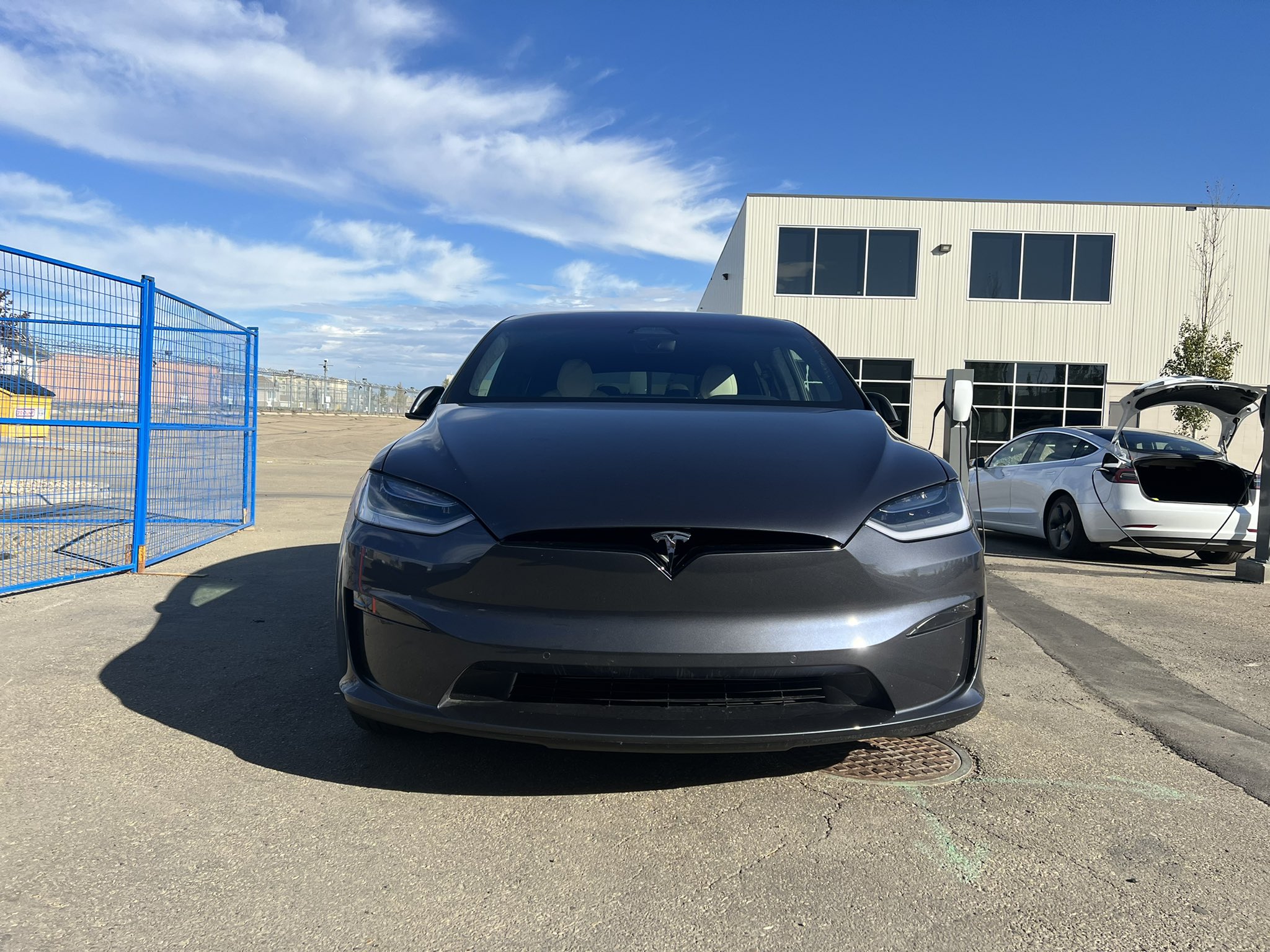 Refresh Tesla Model X spotted in Edmonton, Alberta and Vaughan, Ontario