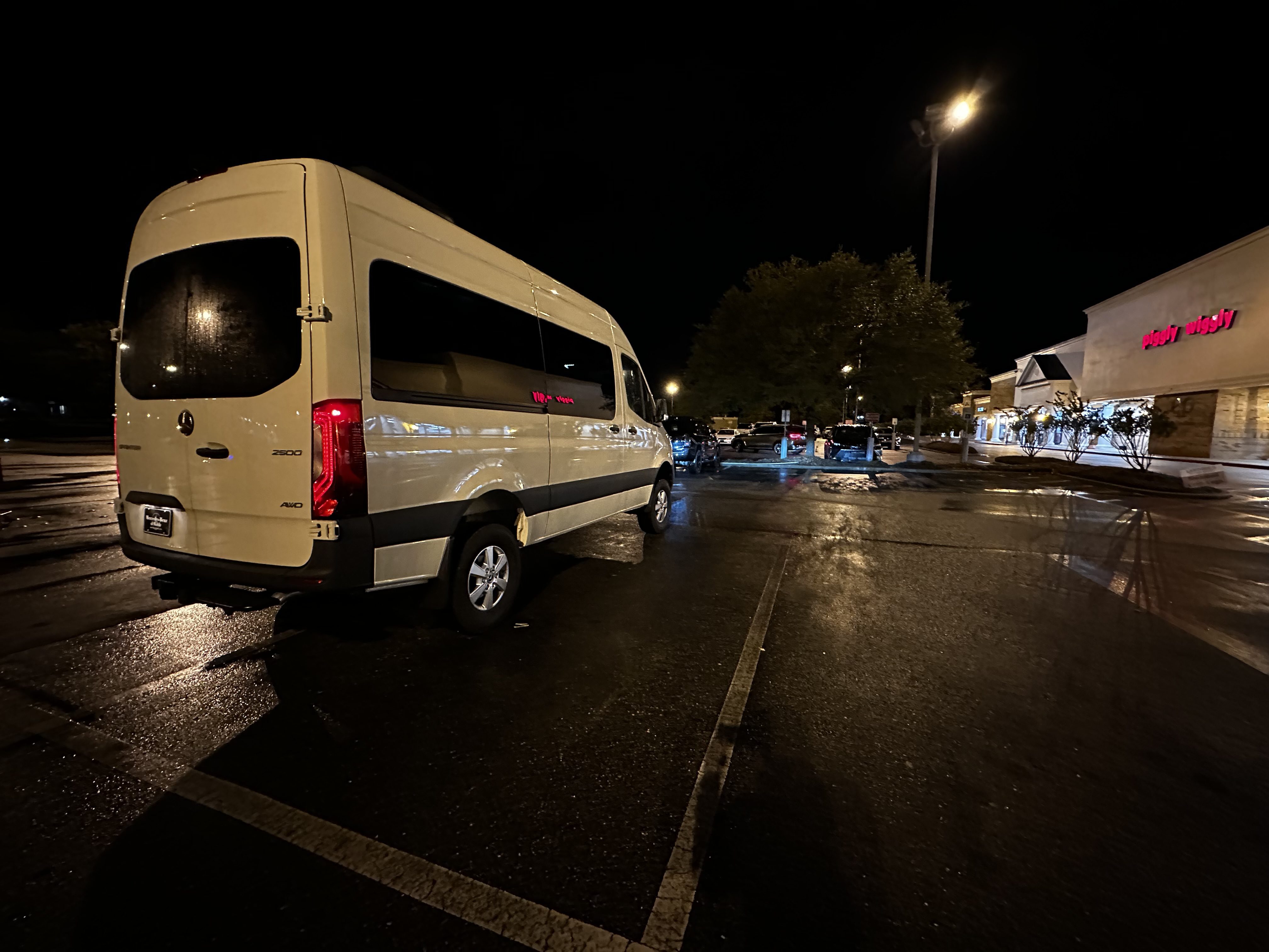 Redditors Reveal Overnight Parking Options in Asheville, North Carolina Drivin' & Vibin'