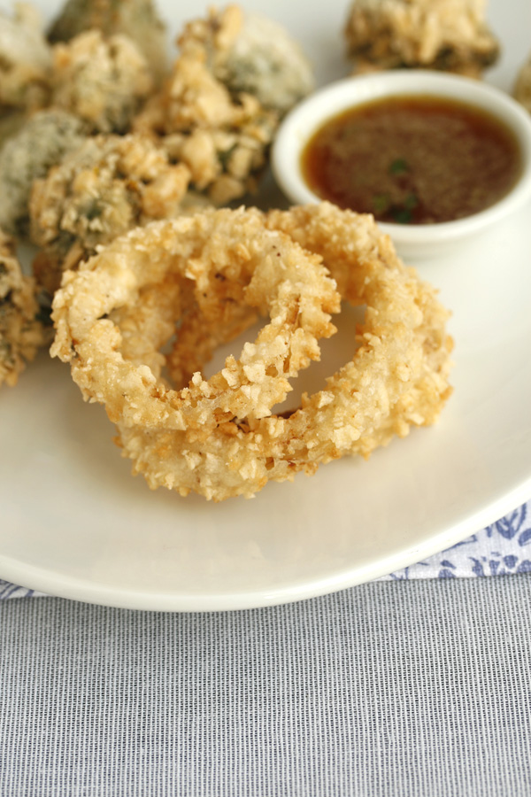 Crispy & spicy tempura vegetables Drizzle and Dip