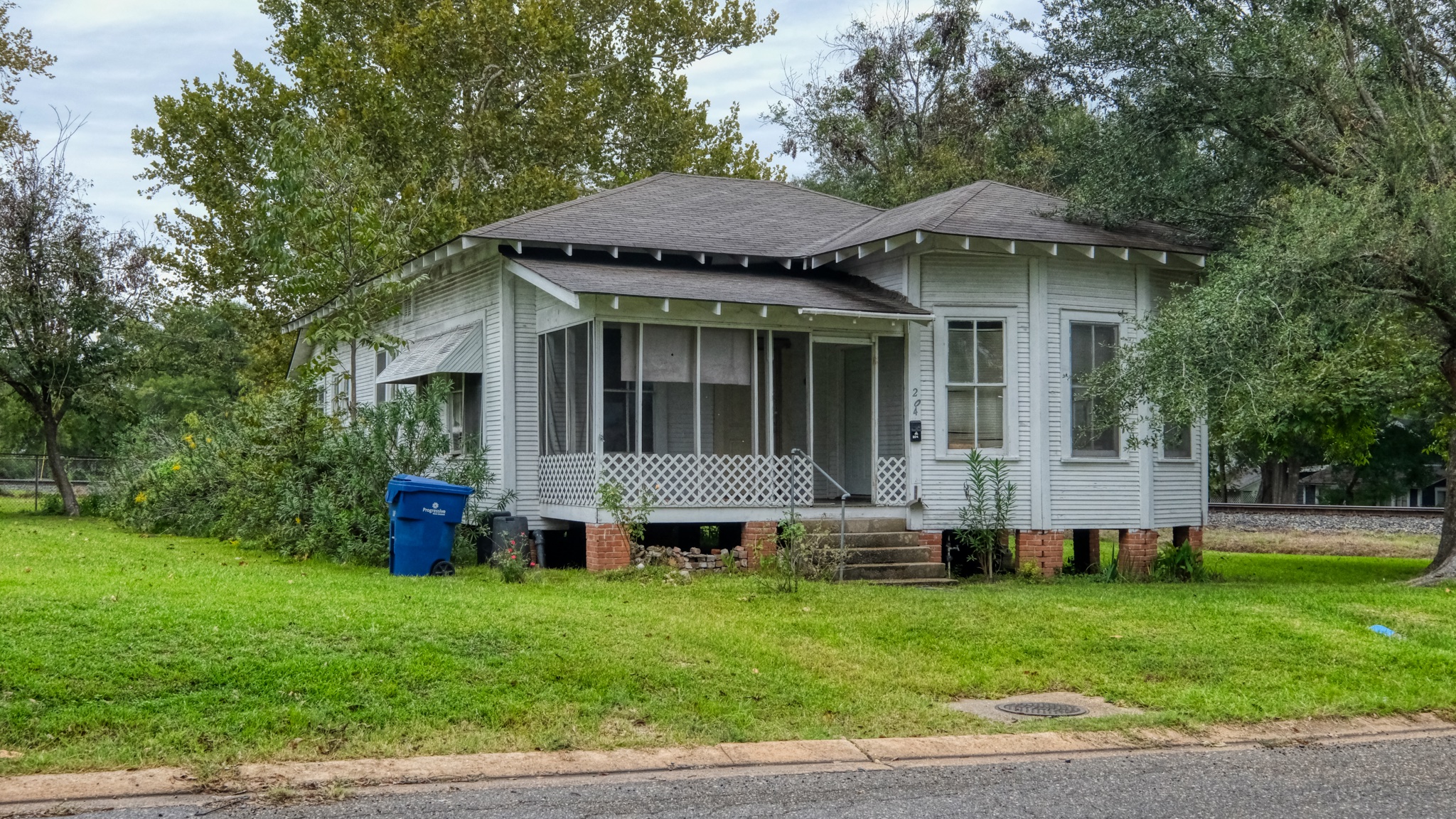 Road Trip USA Leesville, Louisiana A Childhood Home Dr. Jeff