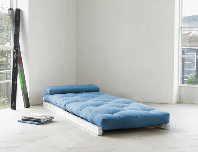 Figo Convertible Futon Chair / Bed