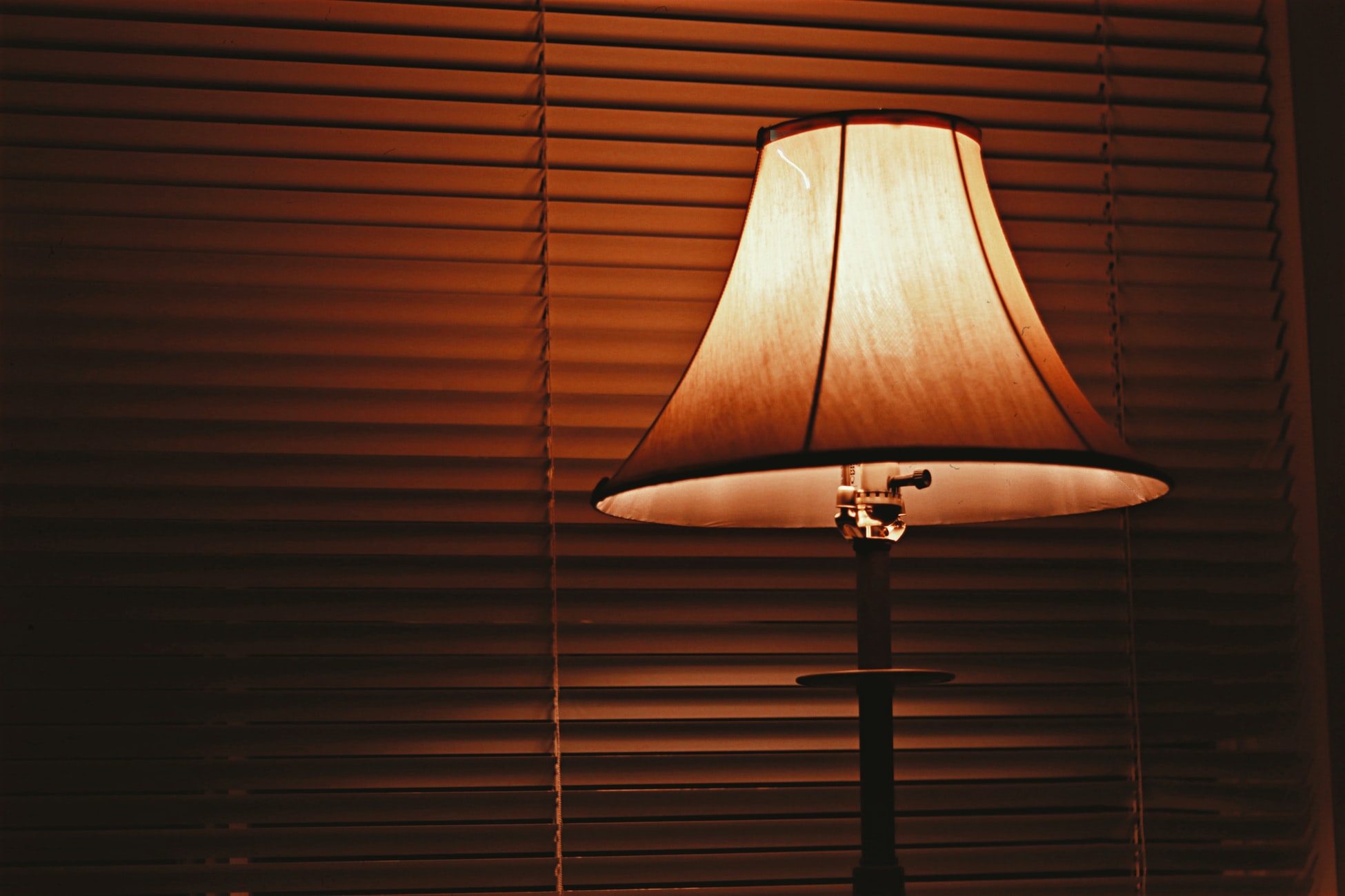 Do All Lamp Shades In A Room Have To Match?