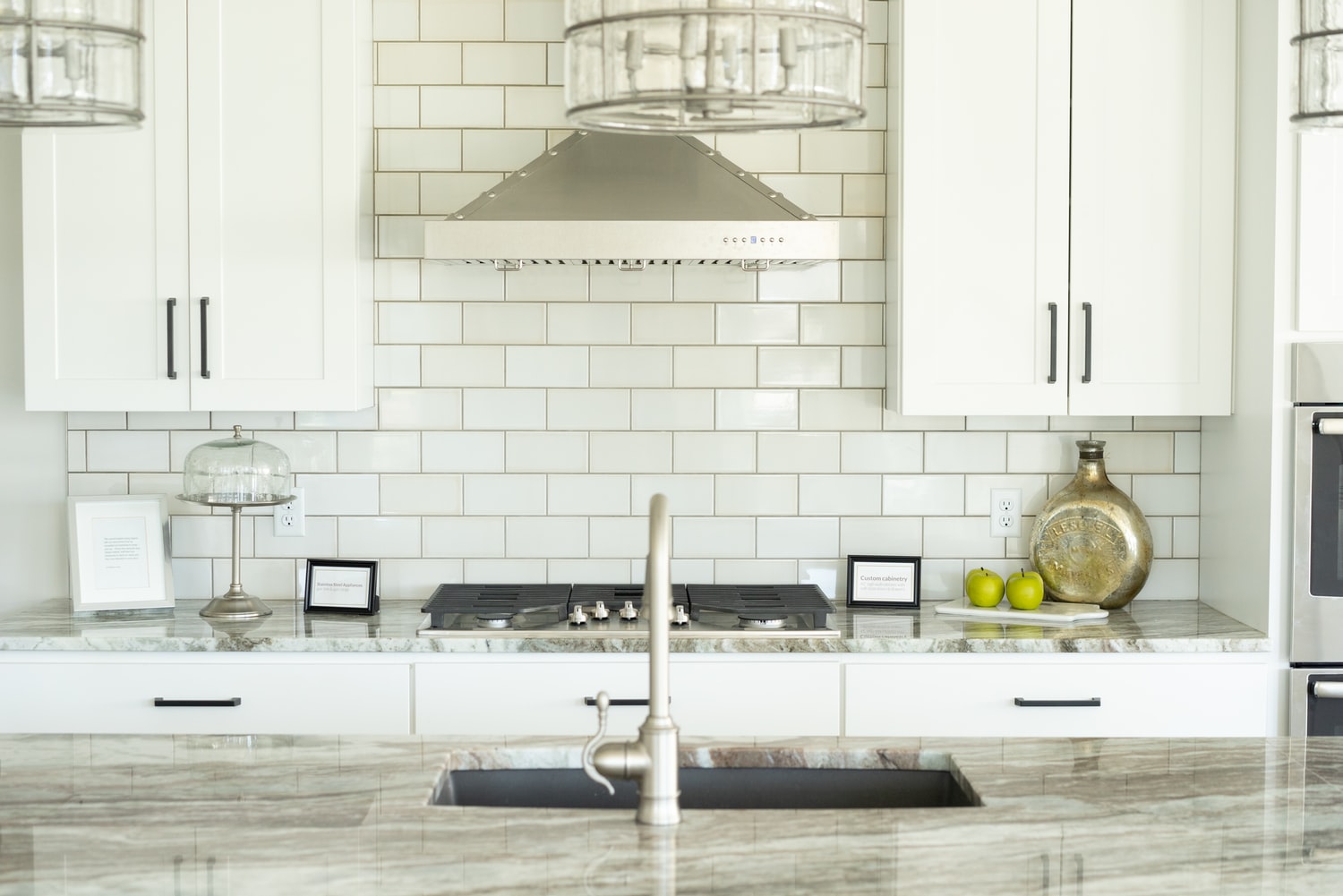 How To Make An Old Kitchen Look New (Helpful Tips)