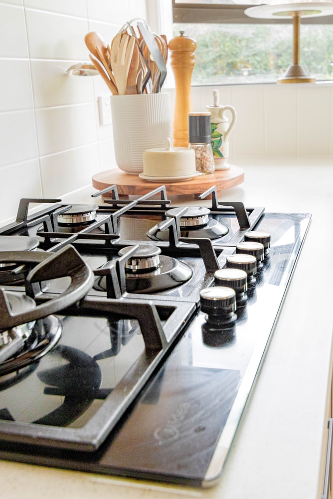 Is It Safe To Use Gas Stove During Power Outage? (Solved)