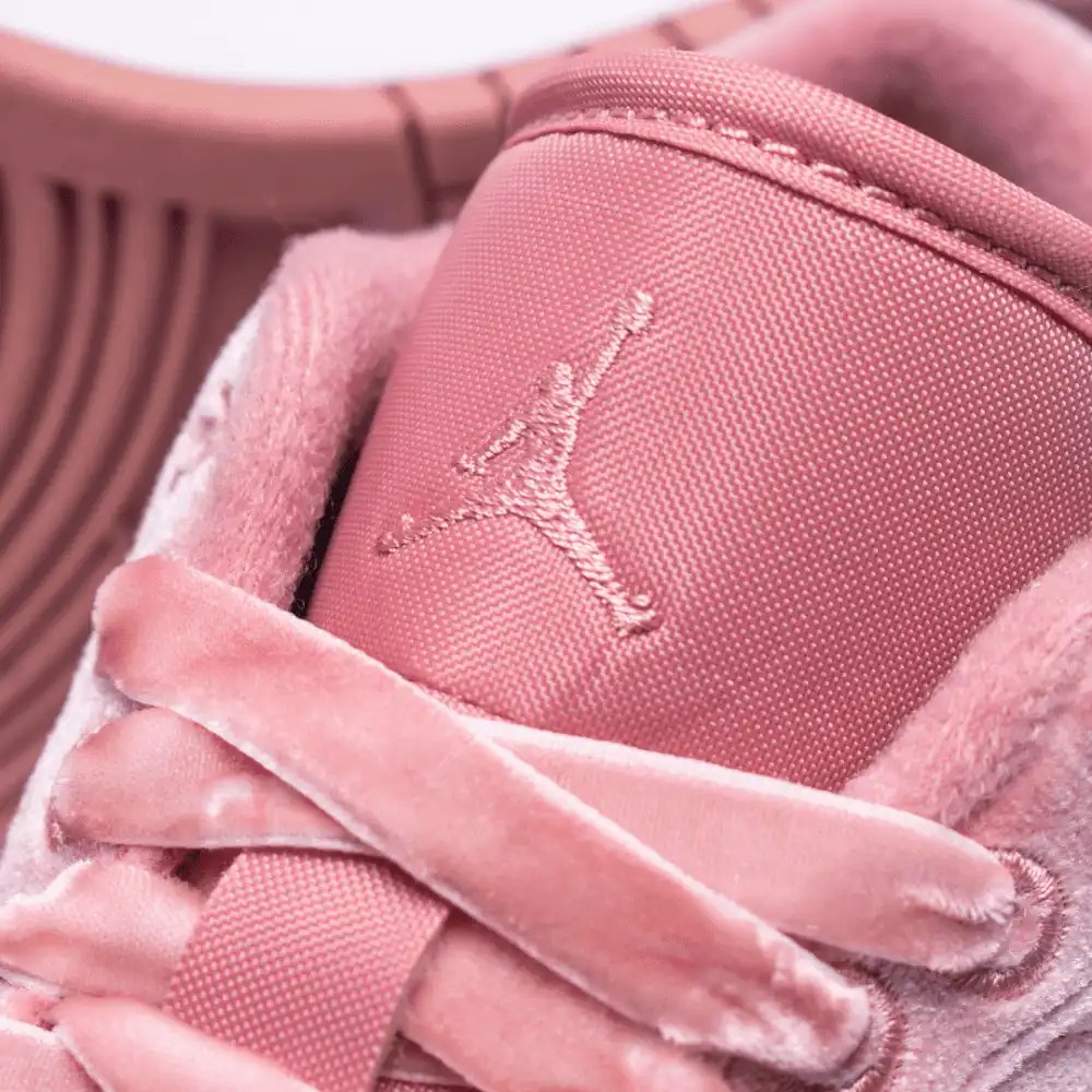 Air Jordan 1 Low SE Pink Velvet