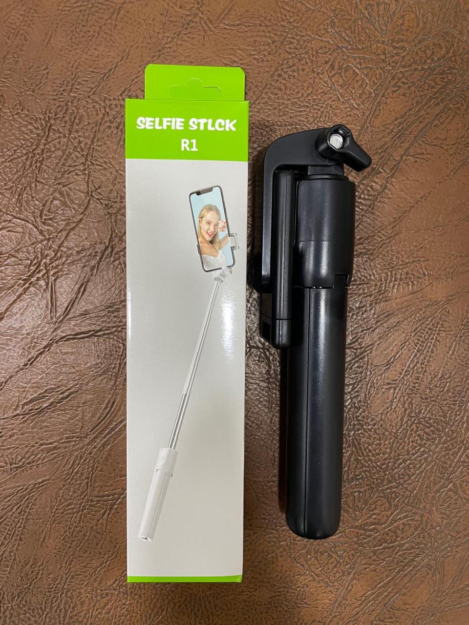 R1 Selfie Stick with Remote DropshipB2B