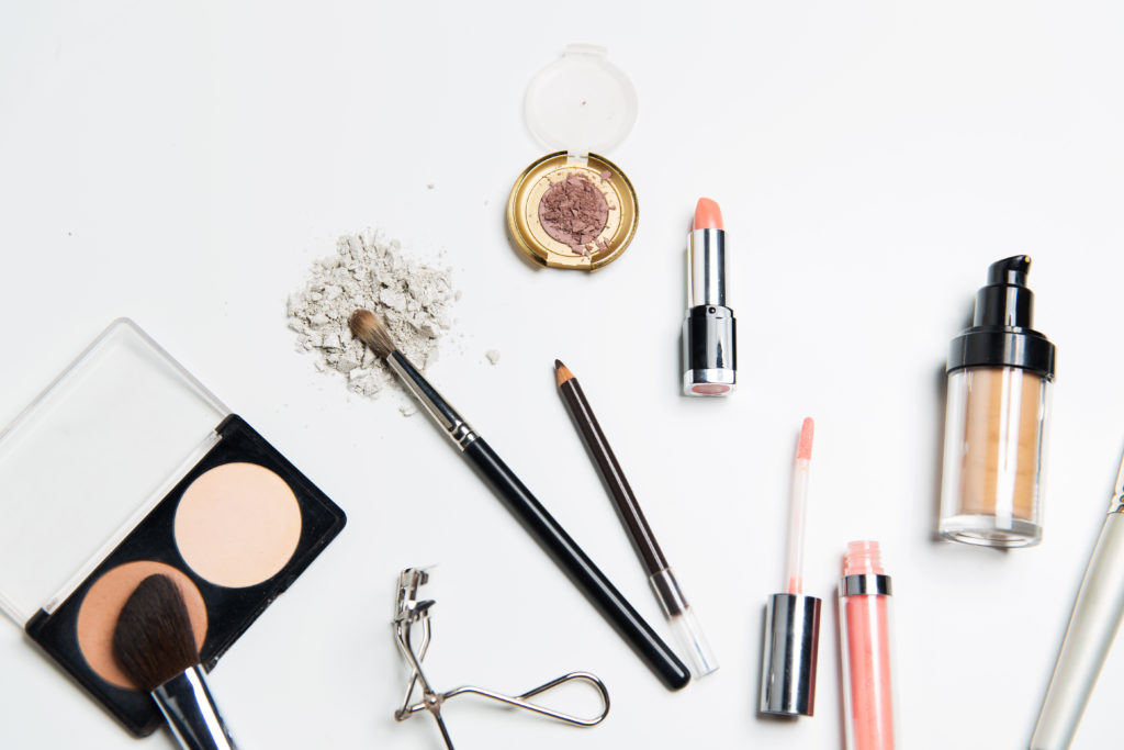 The Best Etsy Shops for Natural Makeup