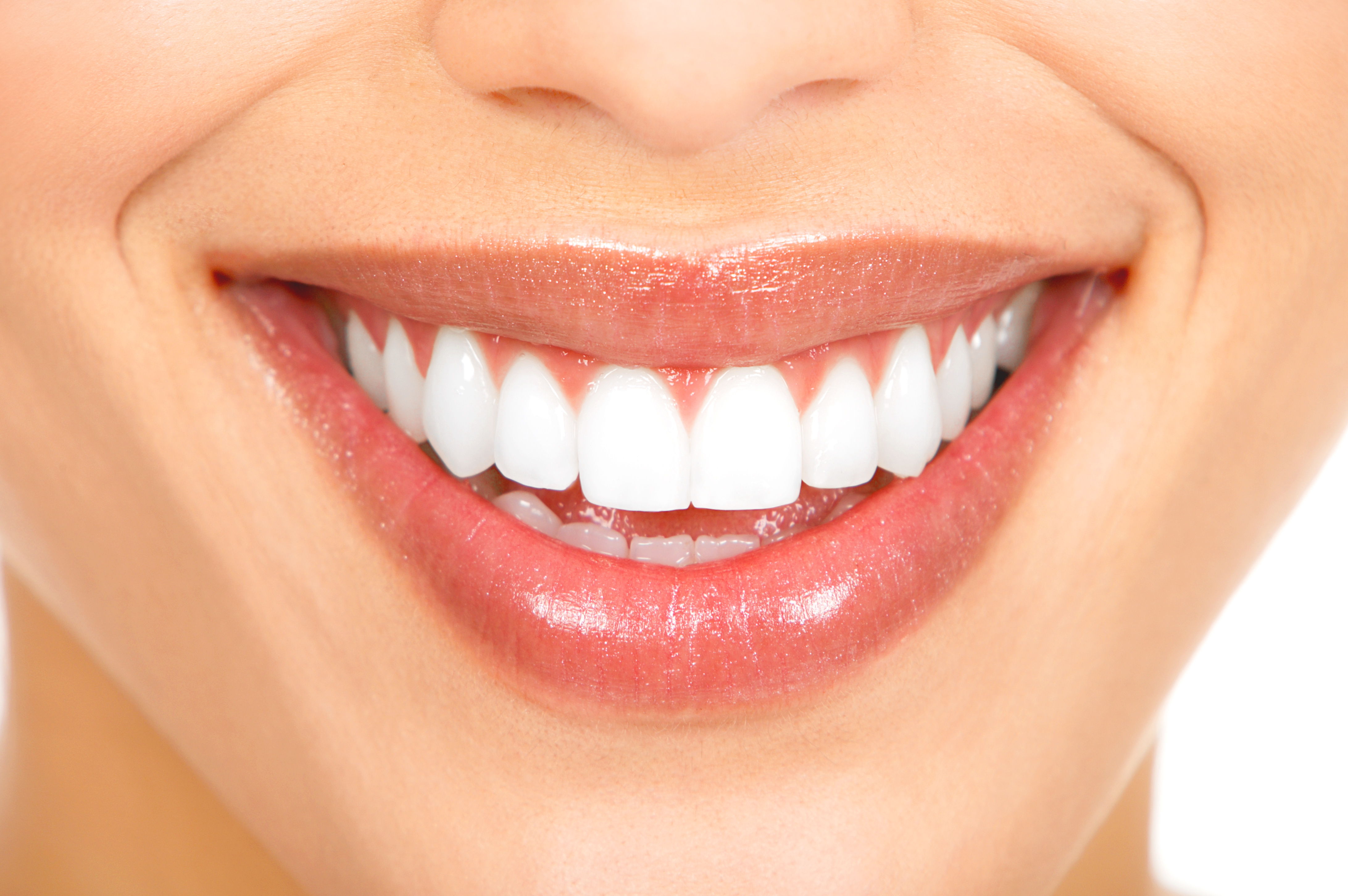 BOCA RATON DENTIST EXPLAINS THE DIFFERENCES BETWEEN TEETH WHITENING