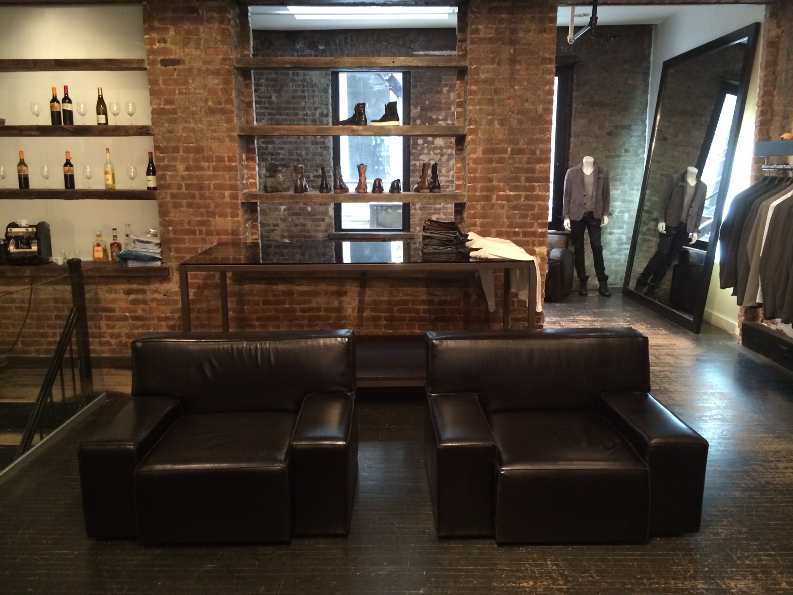 Interior Leather Sofa Decoration for ARI Department Store Dr. Sofa