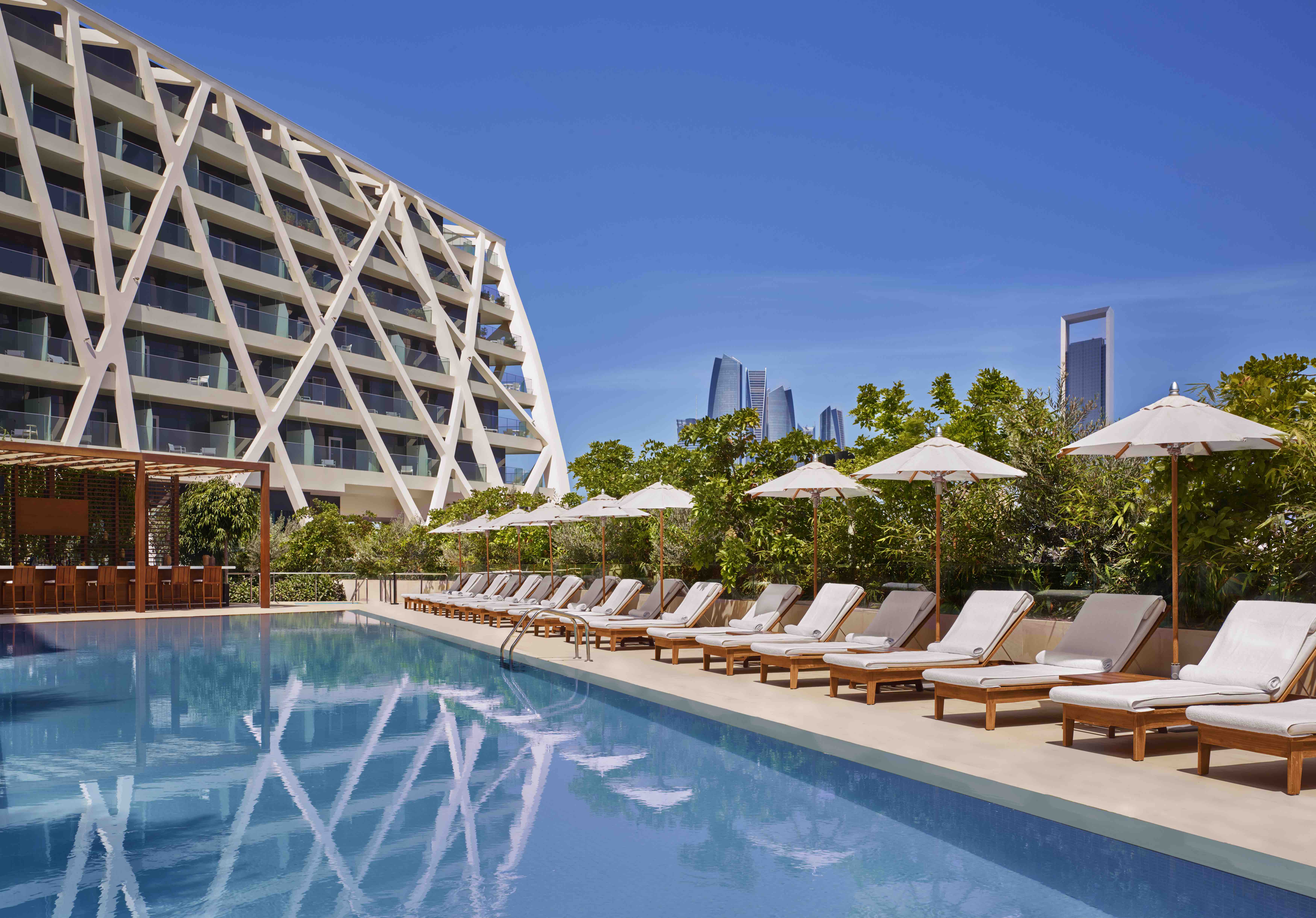 The Abu Dhabi EDITION Unveils Ultimate Pool Day Bliss DSCVR