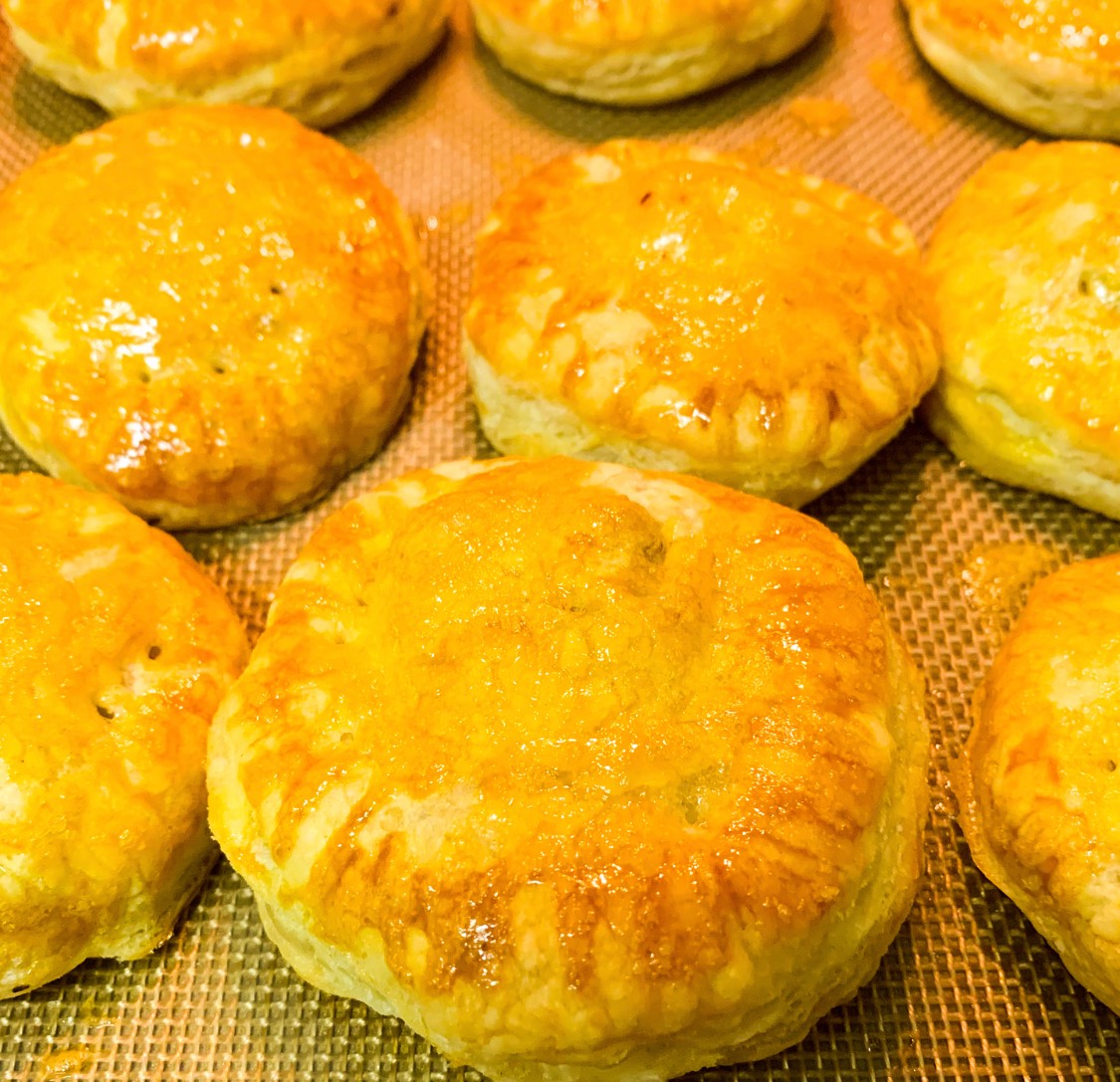 Pastelitos de Carne Cubanos (Cuban Meat Pies) Been craving these pies