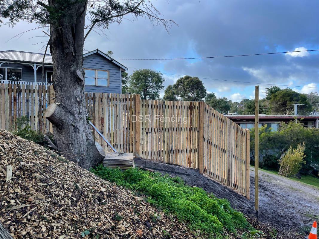Paling Fencing Service in Mornington Peninsula DSR Fencing