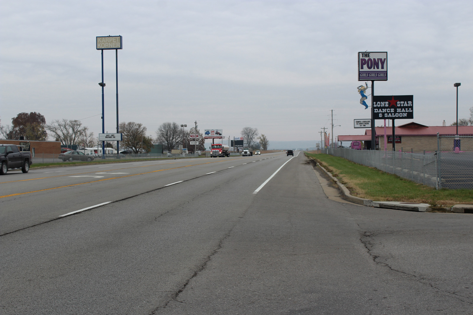 East Cape Girardeau DSW Signs