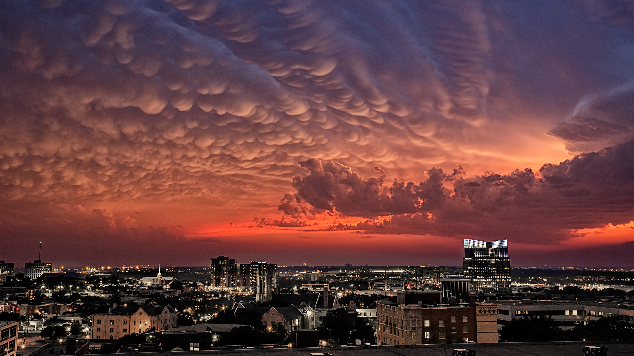 Dangerously stunning storm clouds [Wallpaper] dotTech