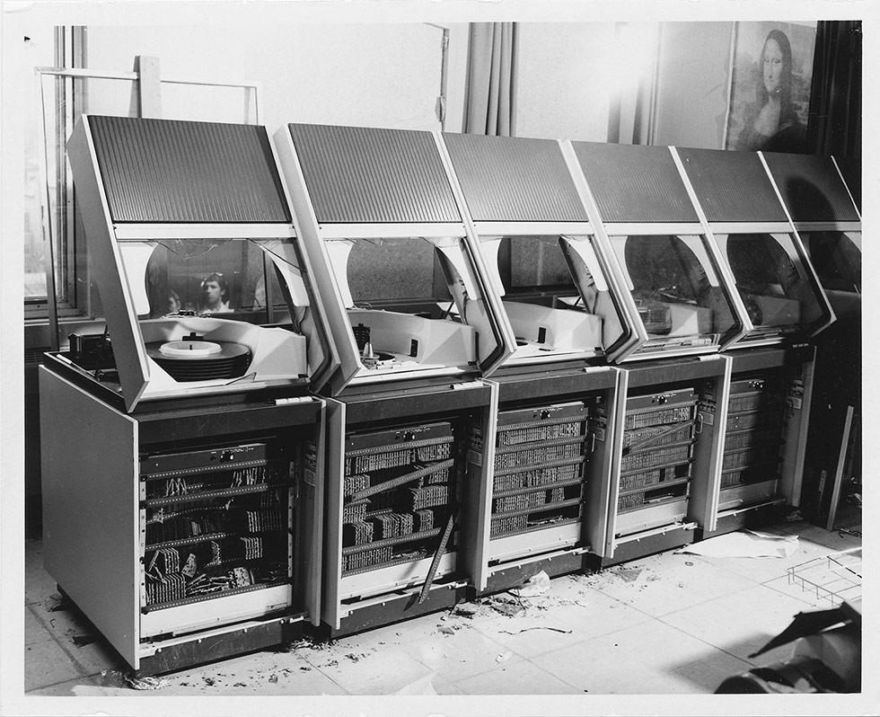Computers from 1969 [Image] dotTech