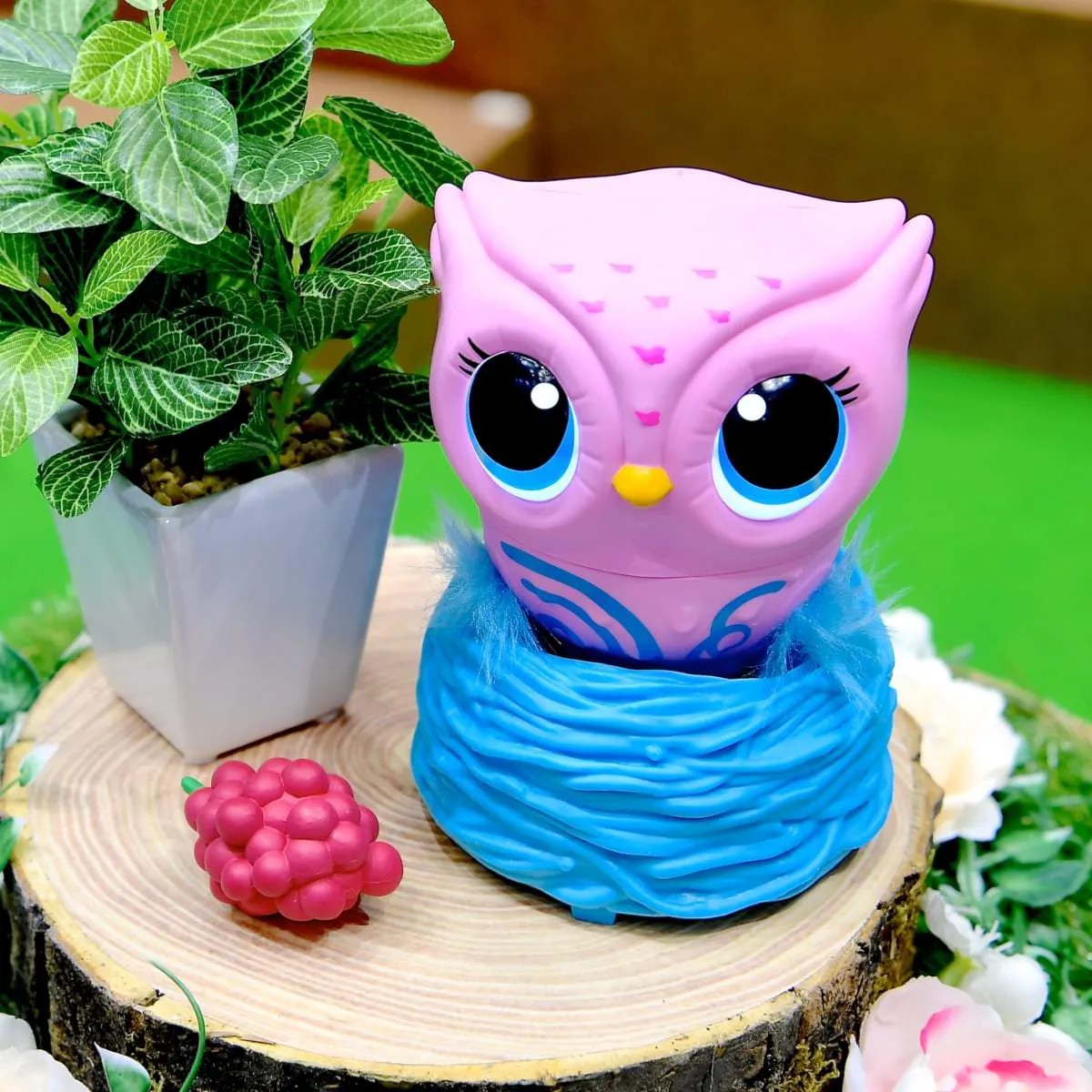 本当にフクロウが飛び立つ！タカラトミー 新感覚お世話ペット「とんで！オウリー」 Dtimes