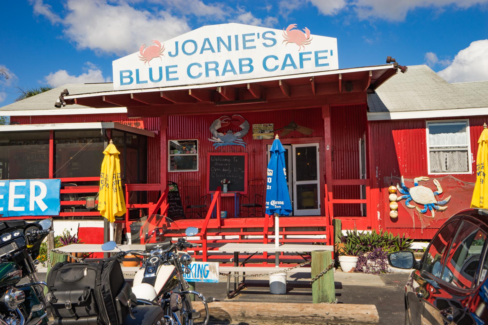 Joanie's Blue Crab Cafe In Florida Is A LaidBack Crab Shack In Ochopee