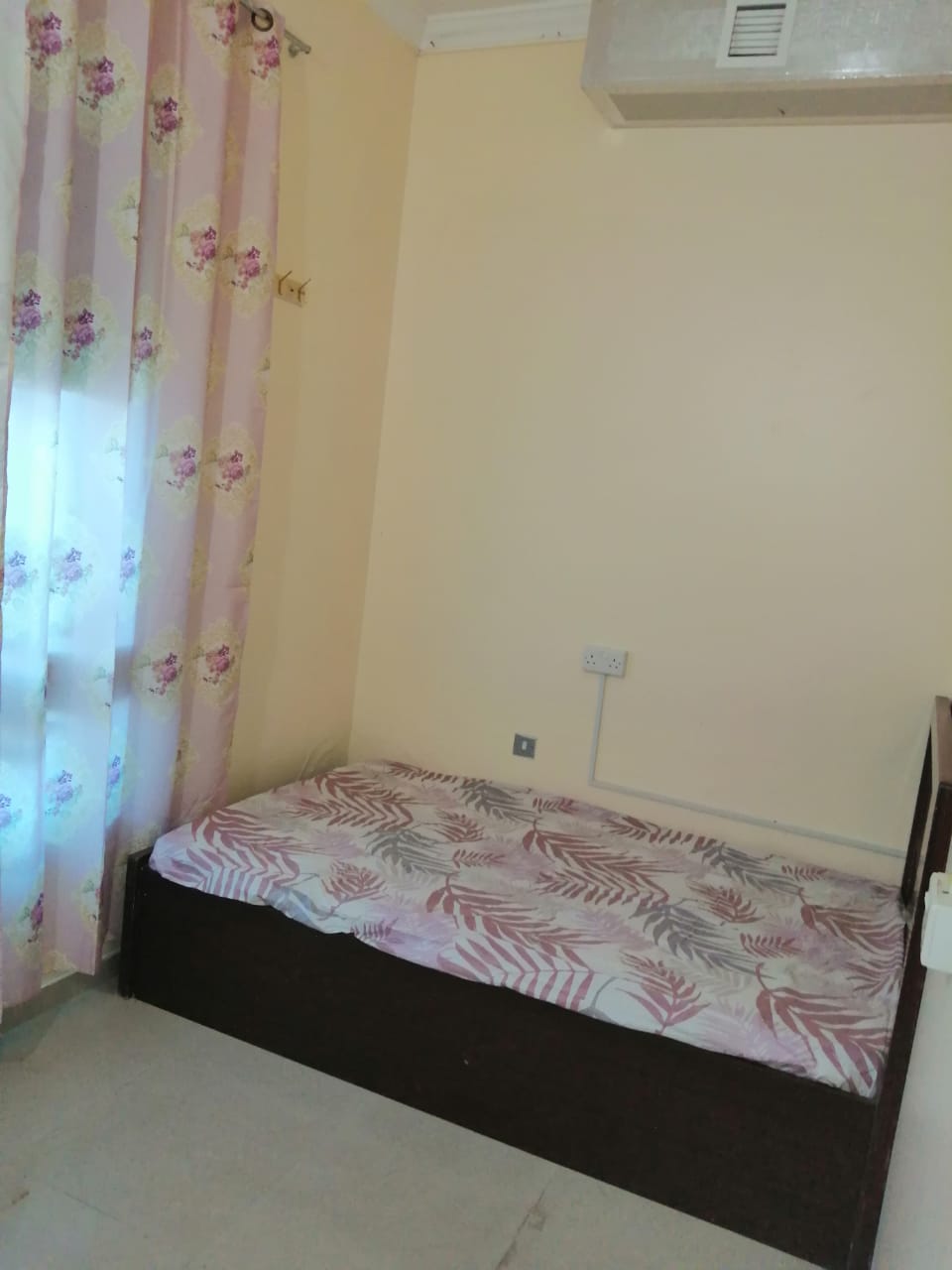 Partitions In Bur Dubai For Couples In Aed 1400 To 2000 Inclusive All
