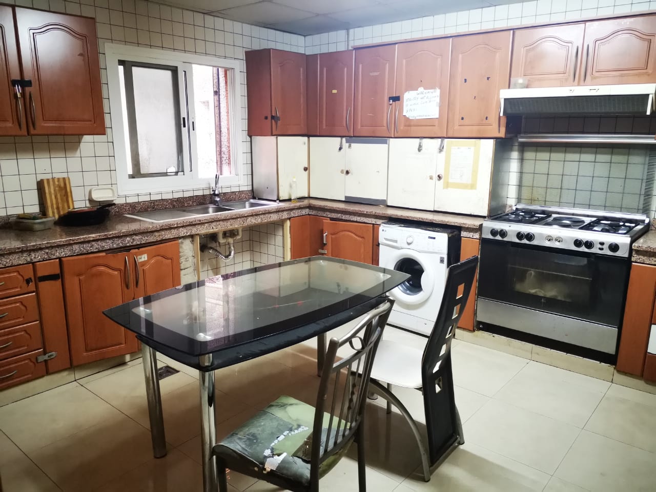 Fully Coved Partition For Couples In Bur Dubai Aed 1000 Per Month