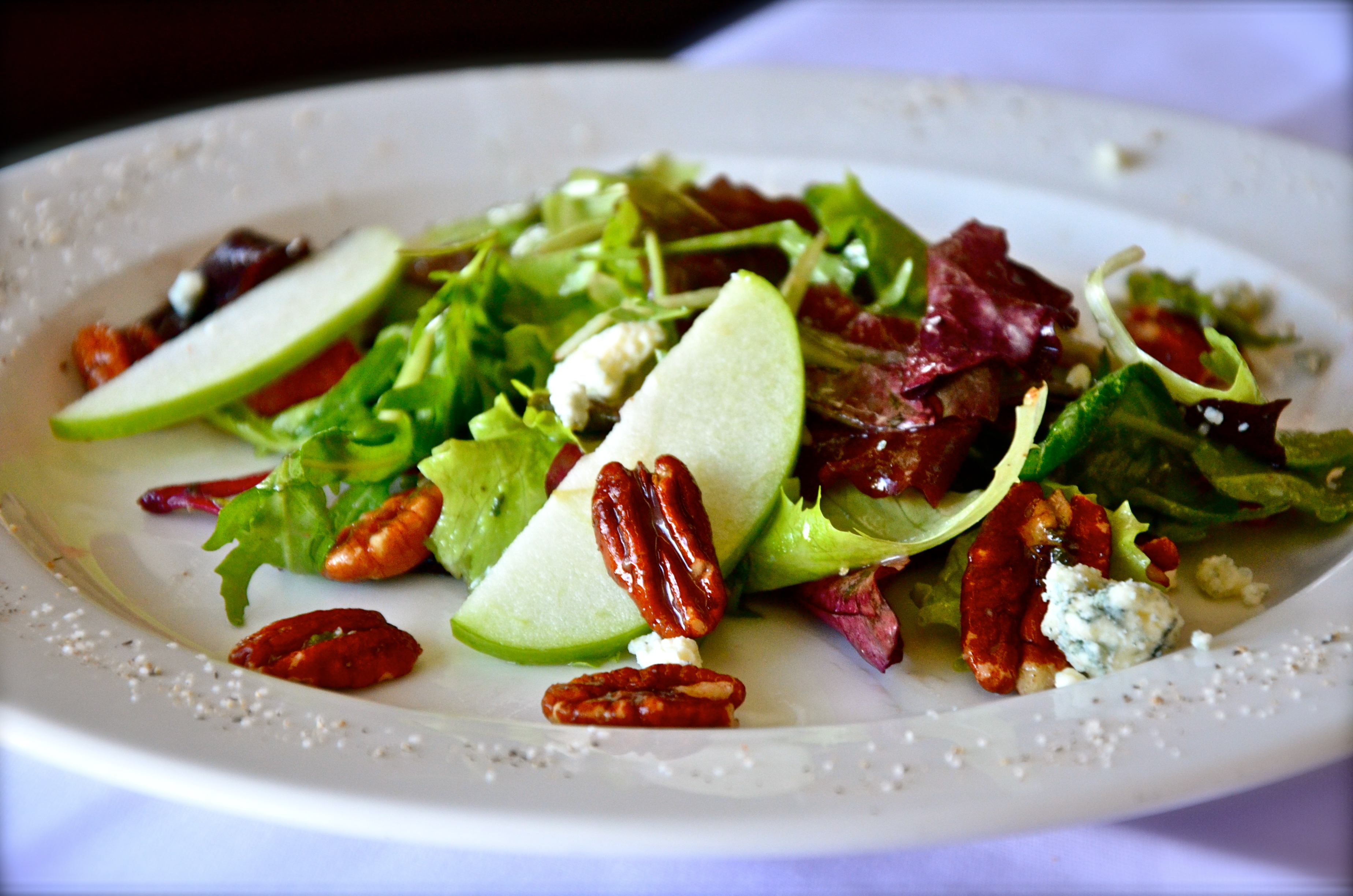 III Forks Salad Dhs 40 mixed field greens tossed in a maple walnut